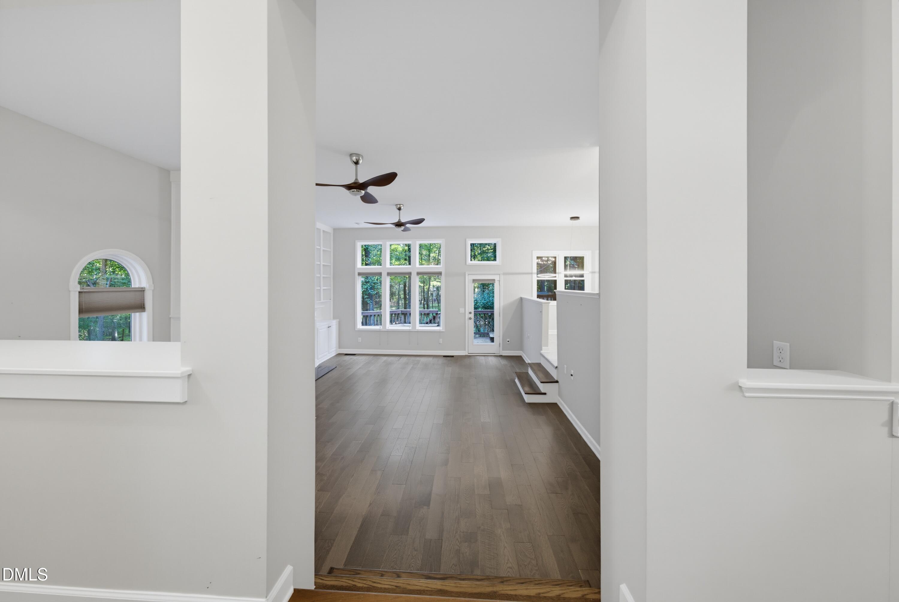 566 Timberknoll Lane Property Photo 8