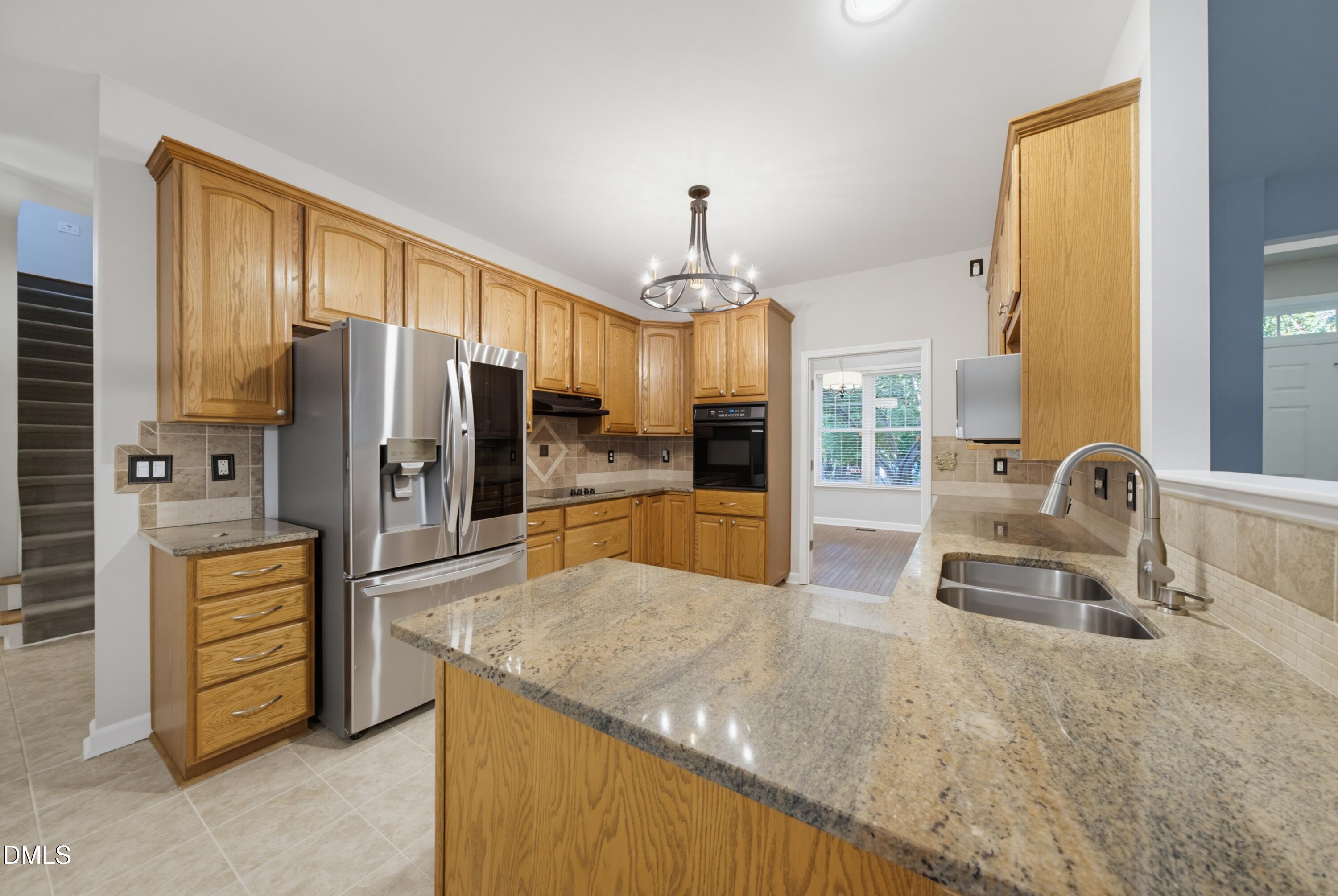 566 Timberknoll Lane Property Photo 11
