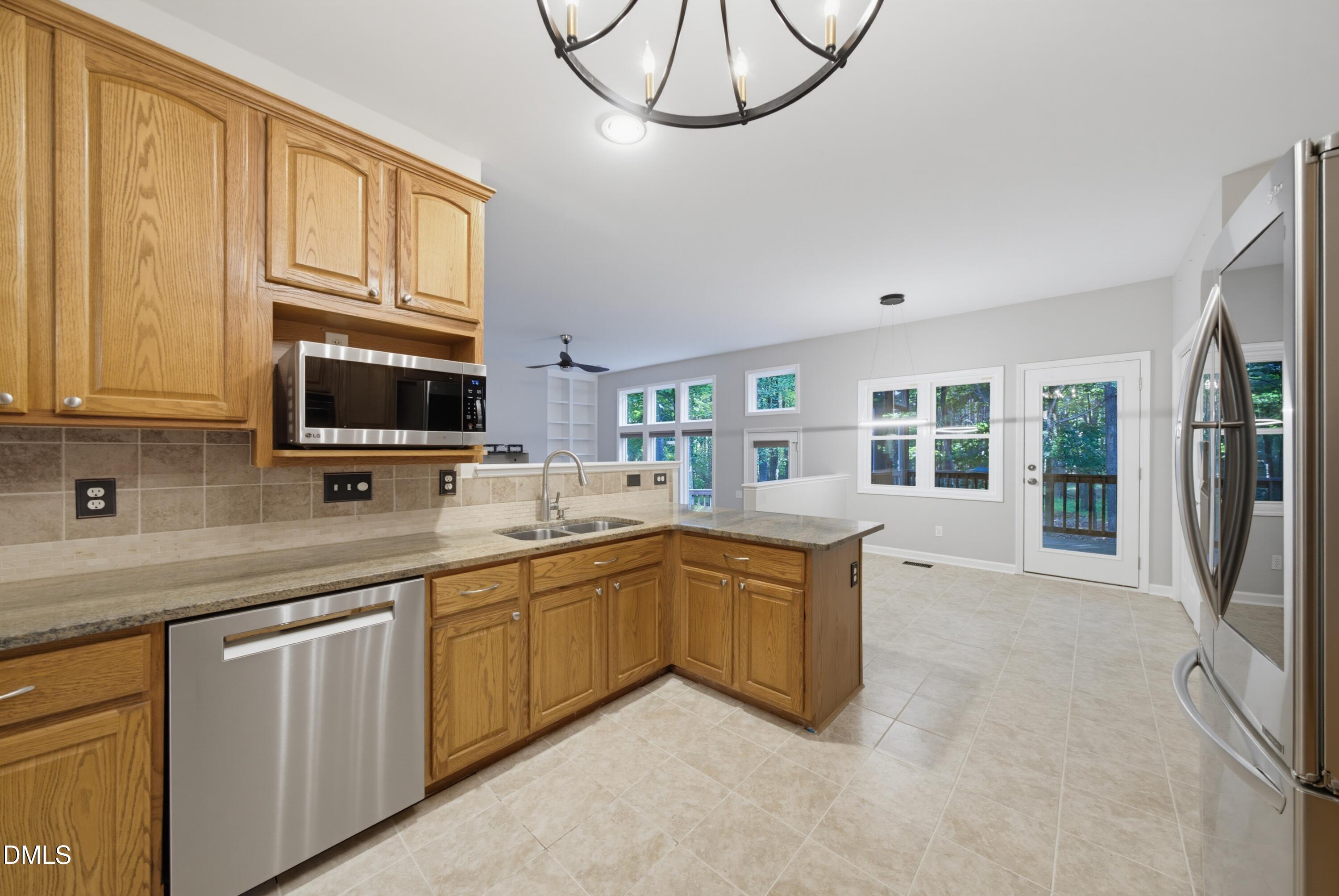 566 Timberknoll Lane Property Photo 13