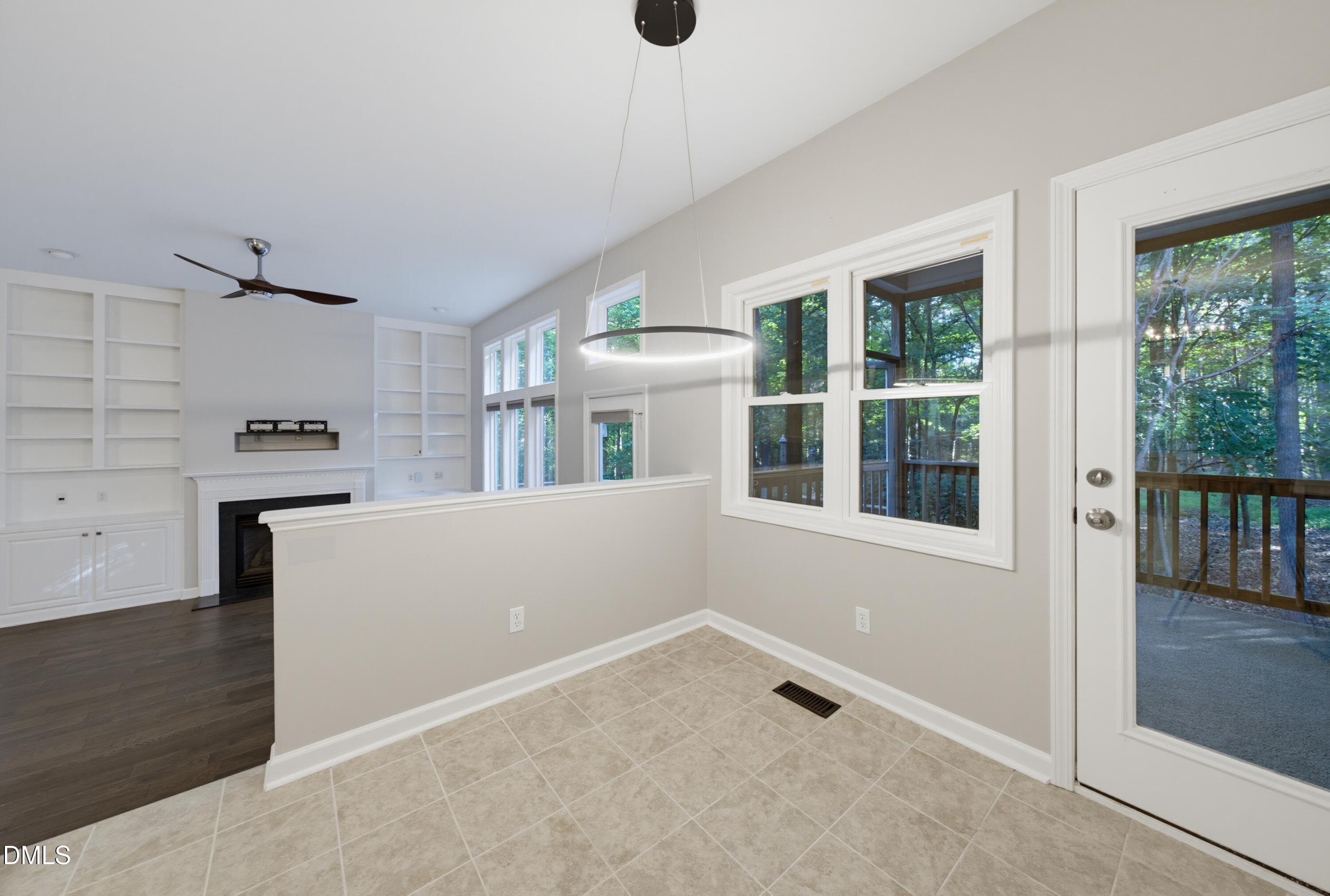 566 Timberknoll Lane Property Photo 16