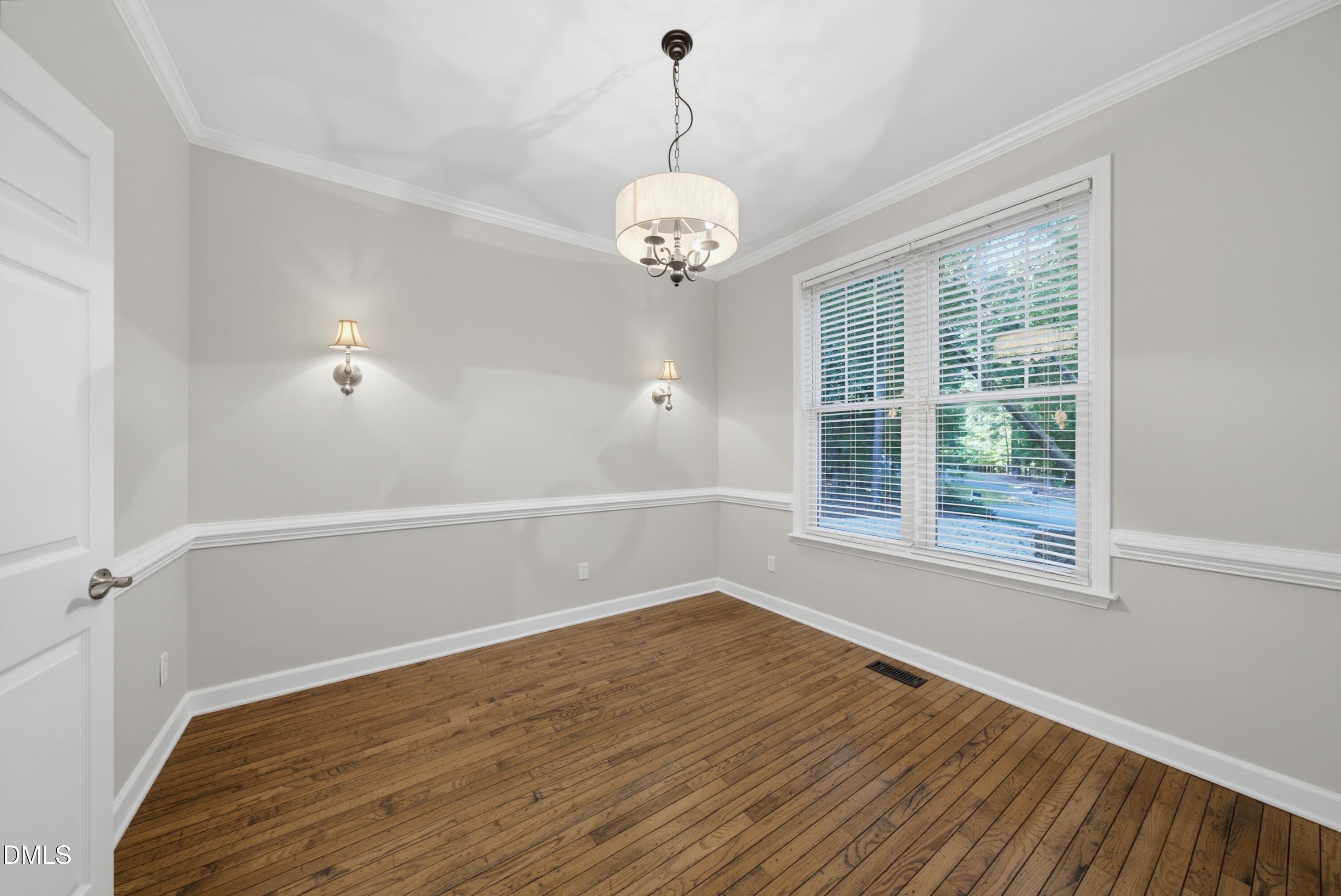 566 Timberknoll Lane Property Photo 18