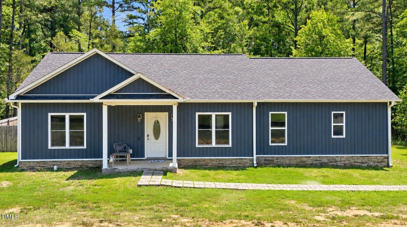 106 Old Nc 75 N Property Photo 1