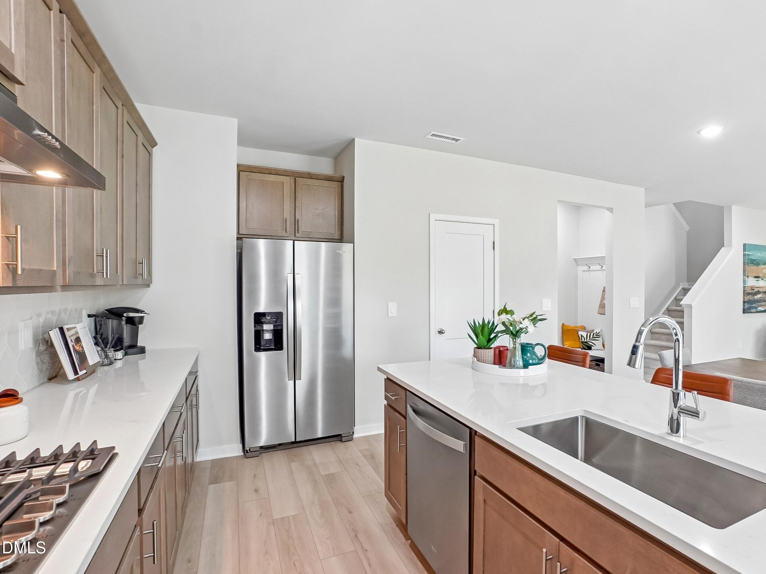 2413 Rosewood Bluff Drive Property Photo 9