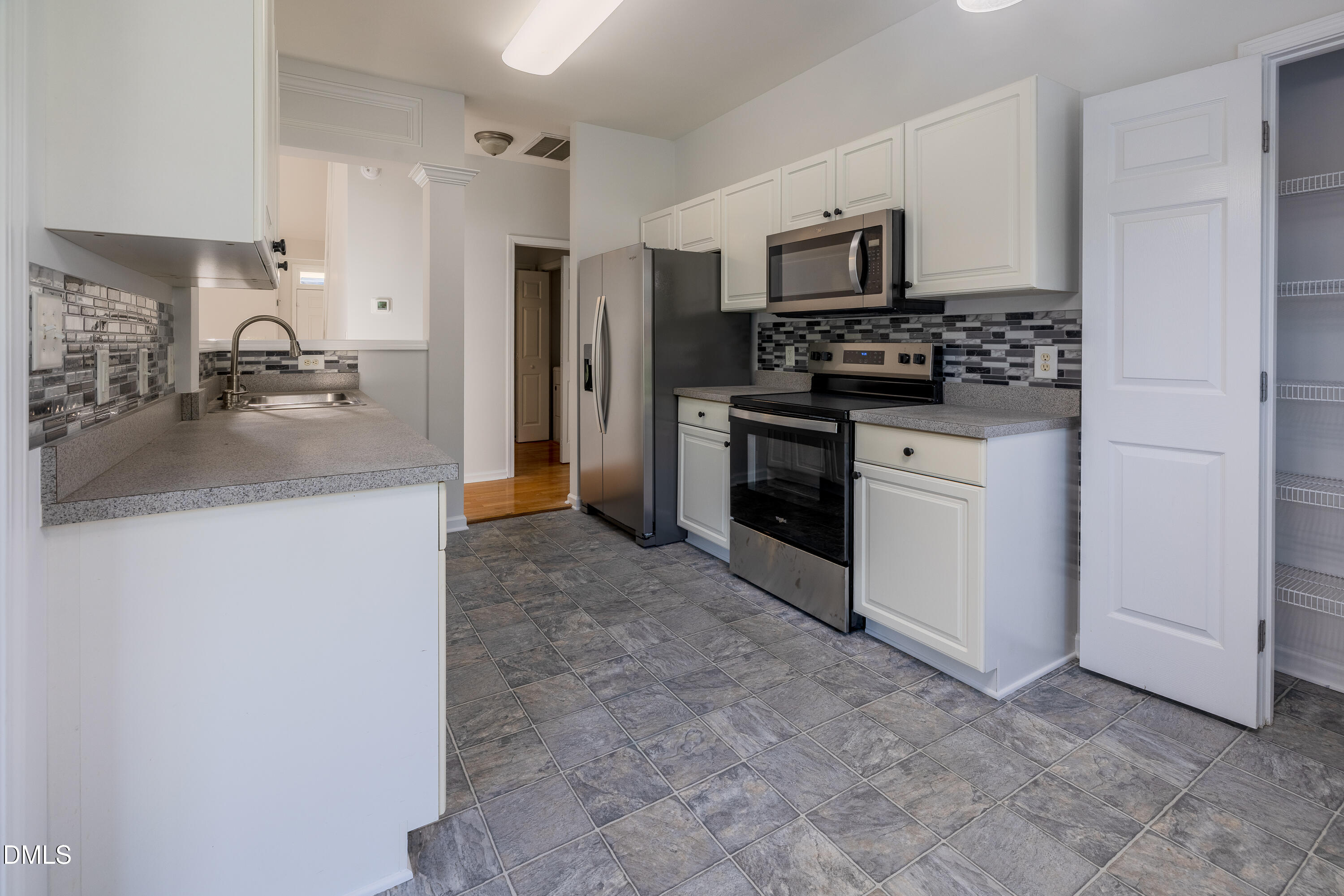 8116 Rolling Glenn Drive Property Photo 16