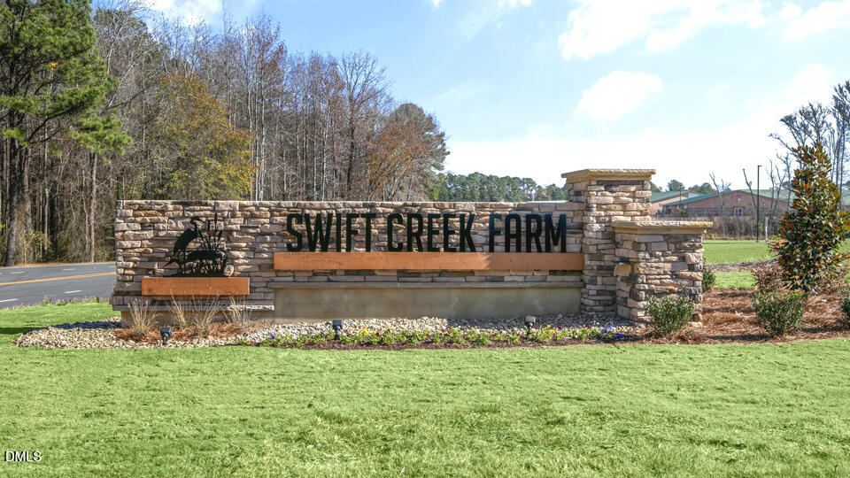 565 Swift Creek Farm Lane Property Photo 3