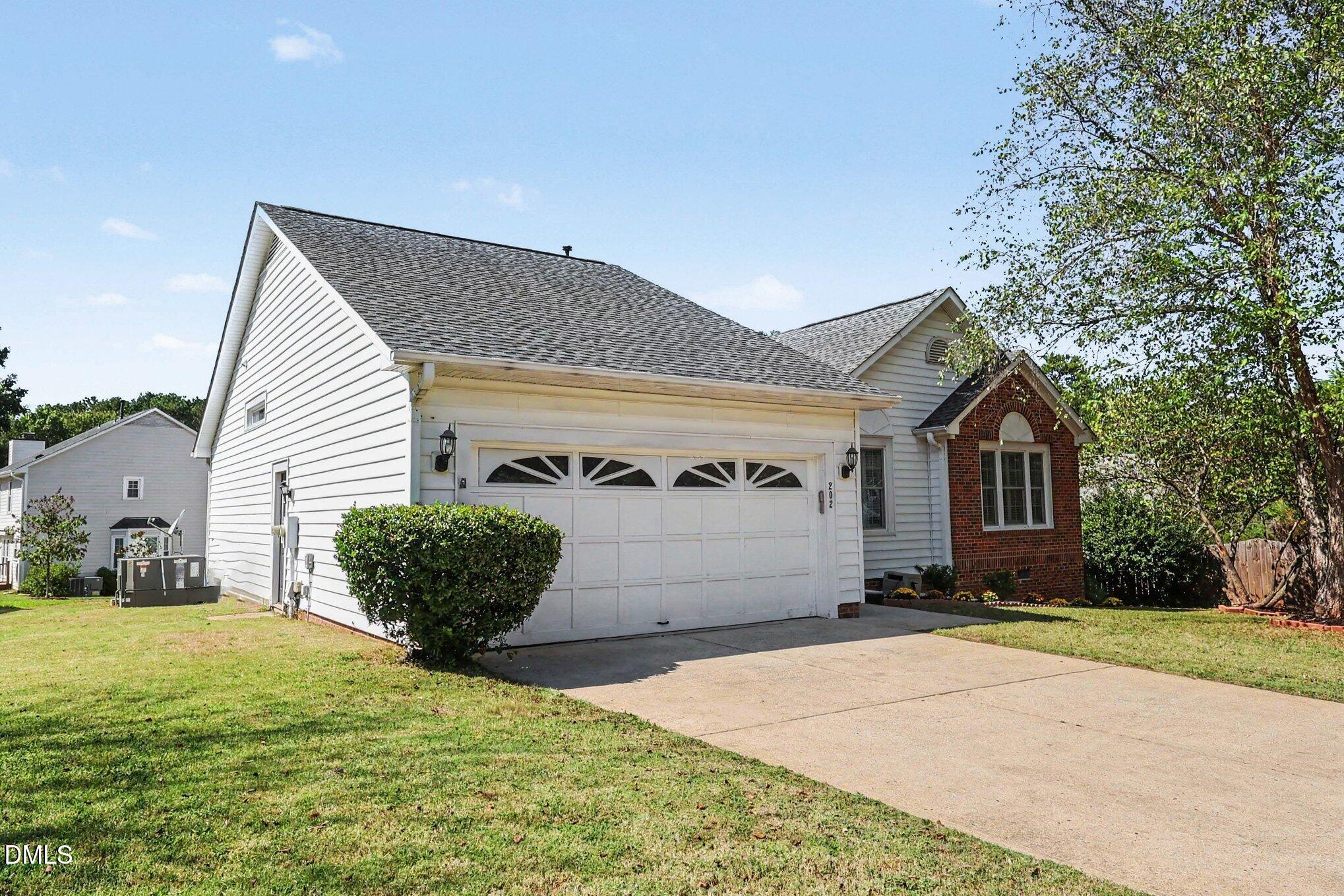 202 Lonesome Pine Drive Property Photo 3