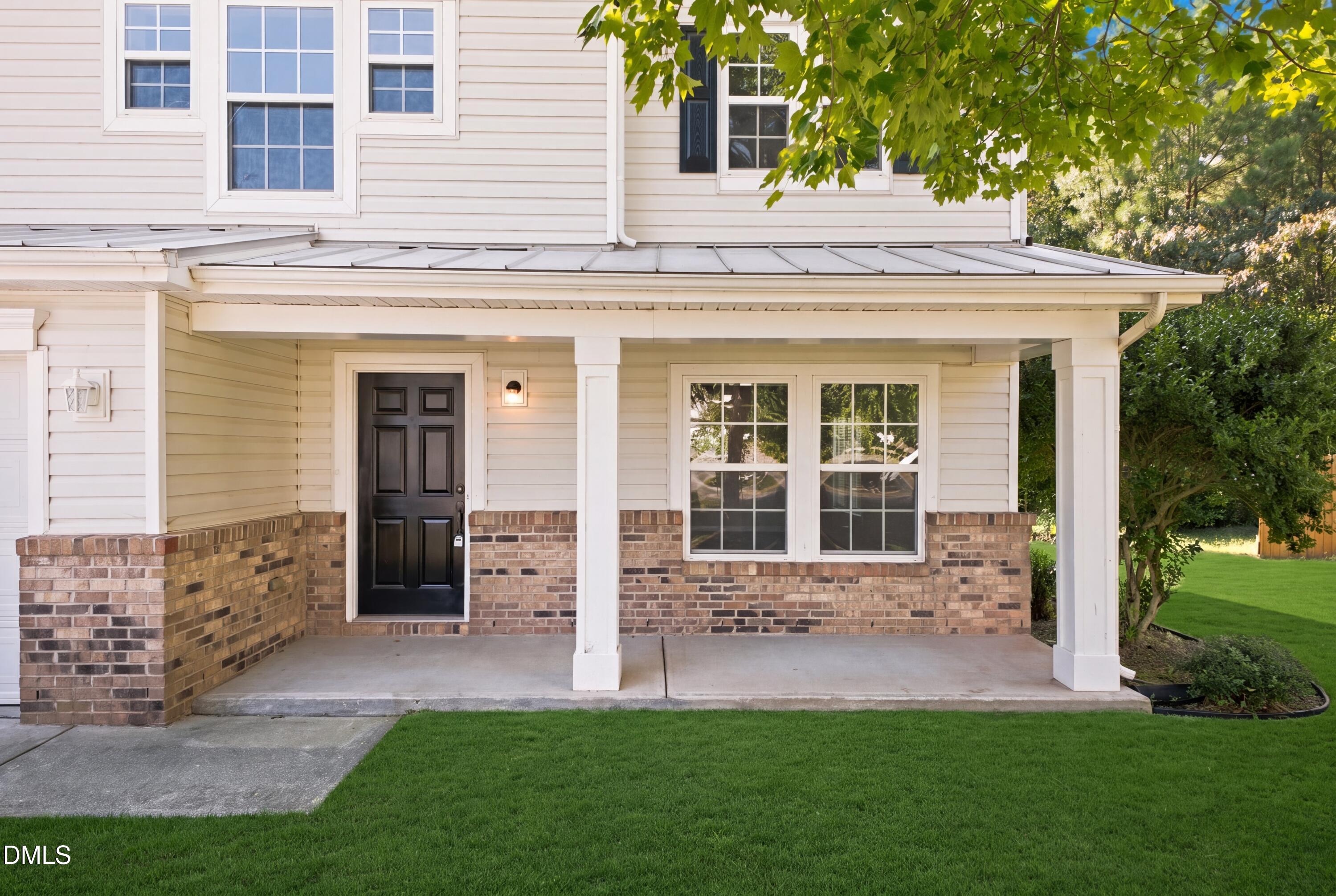 6 Spicewood Court Property Photo 3