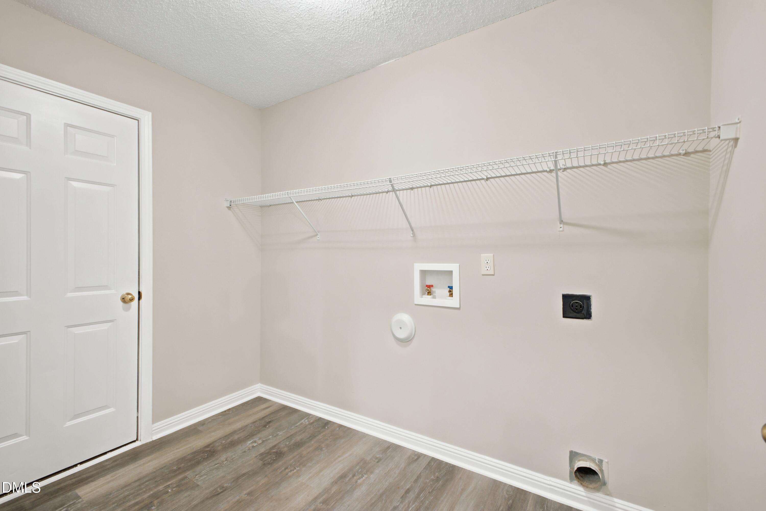 6 Spicewood Court Property Photo 9
