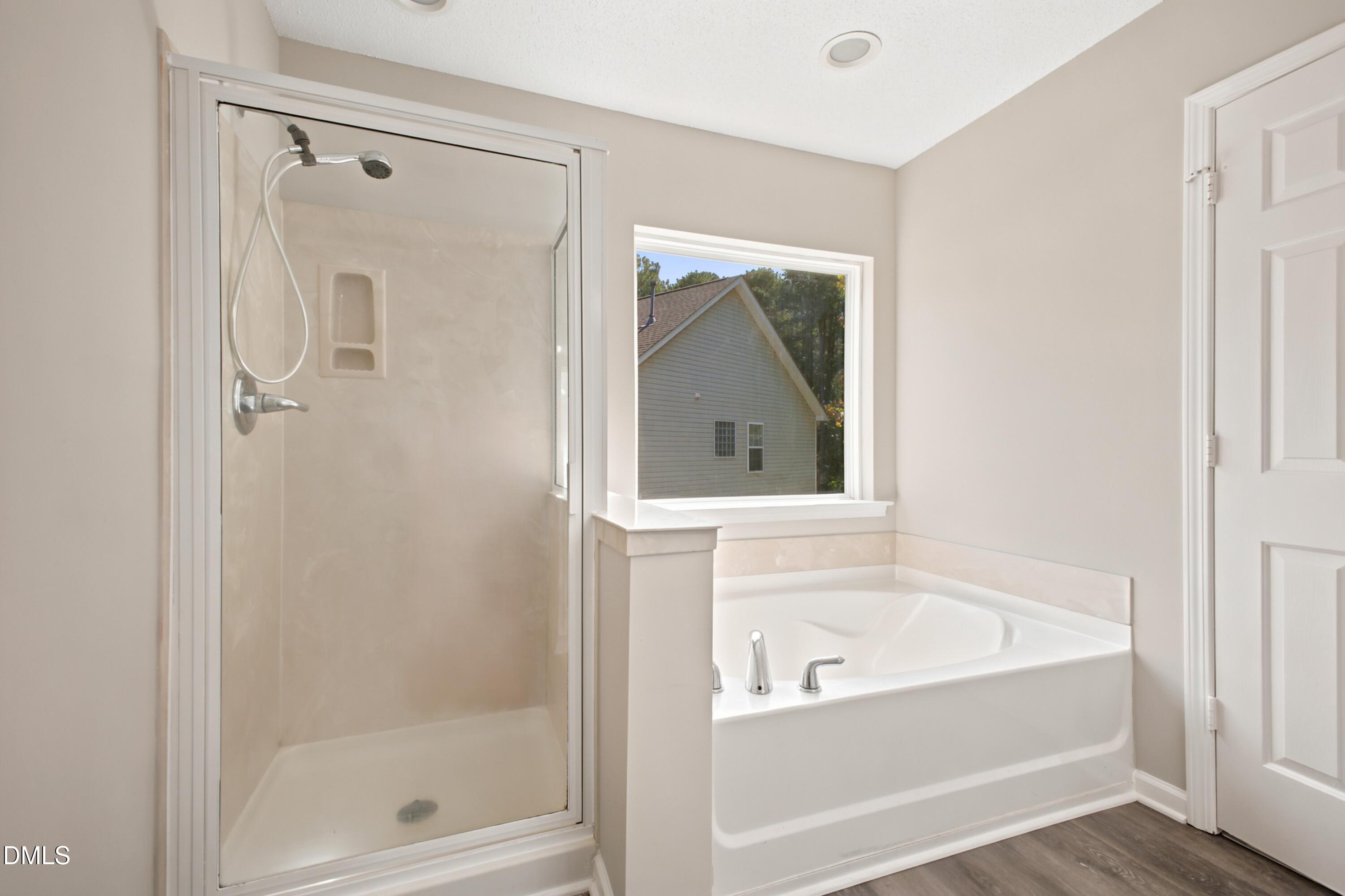 6 Spicewood Court Property Photo 16