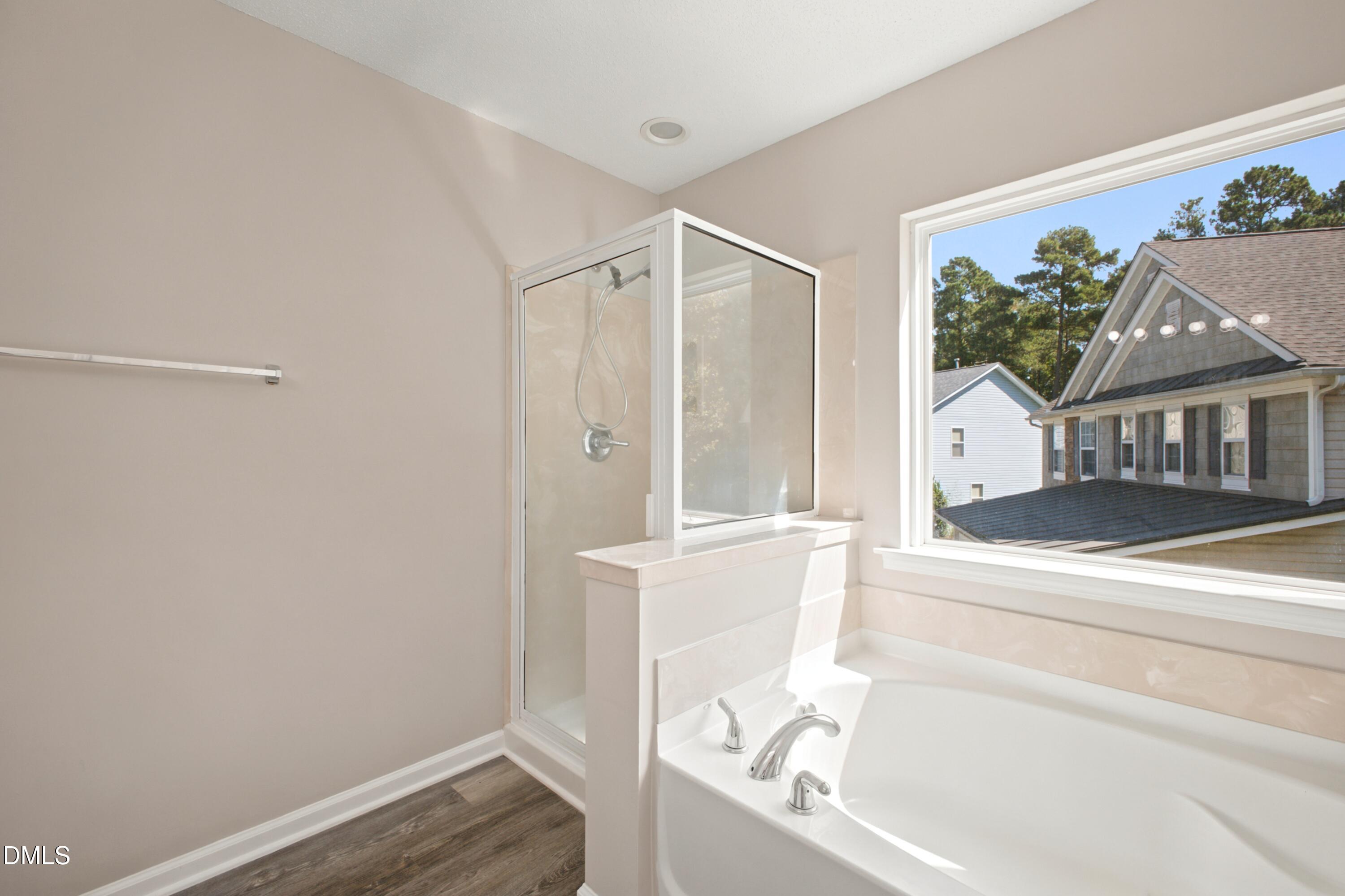 6 Spicewood Court Property Photo 17