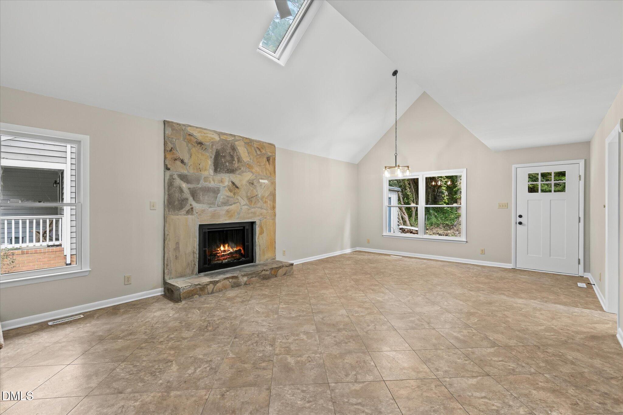 3213 Stanford Drive Property Photo 4