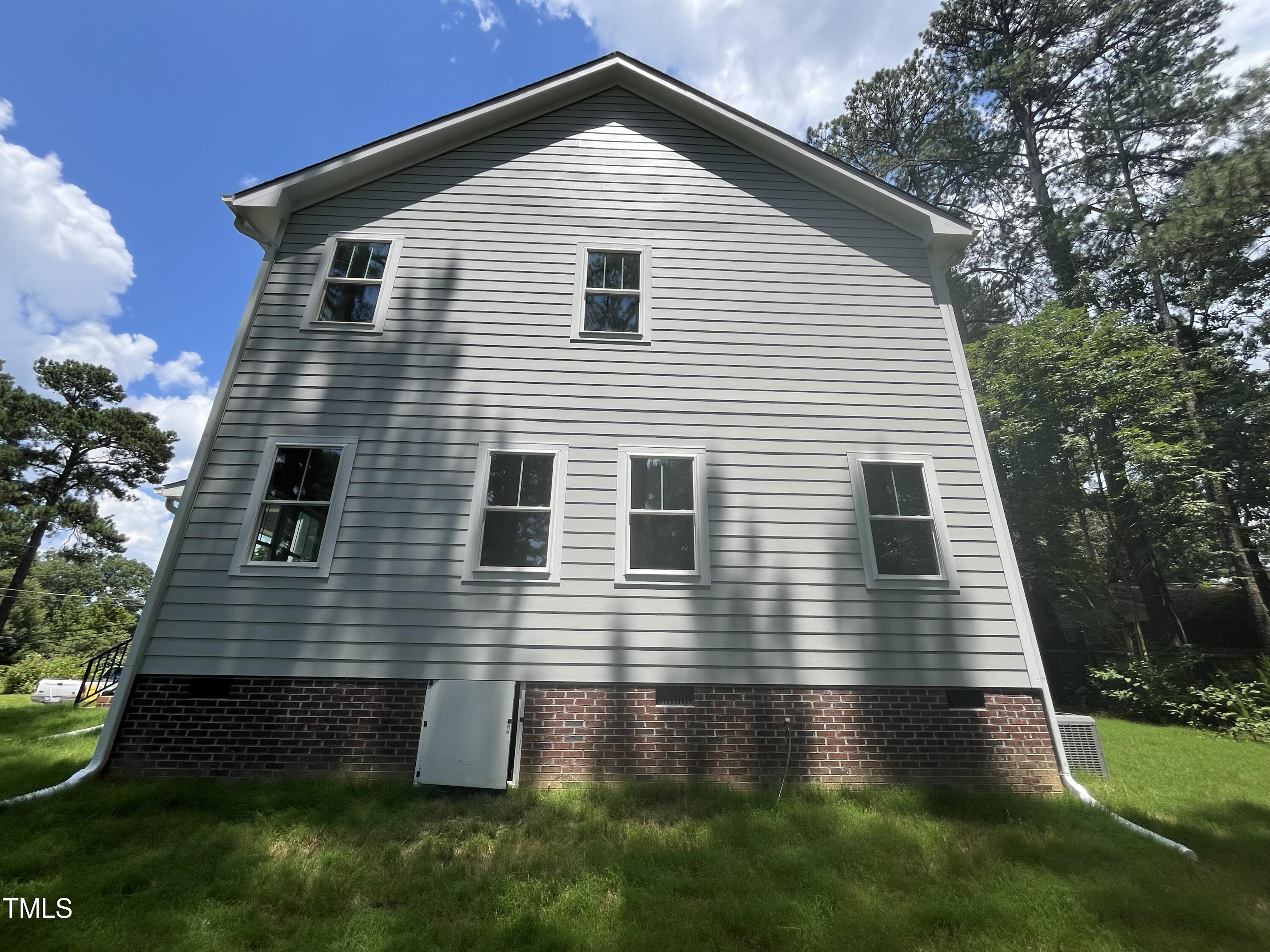 313 W Cornwallis Road Property Photo 7