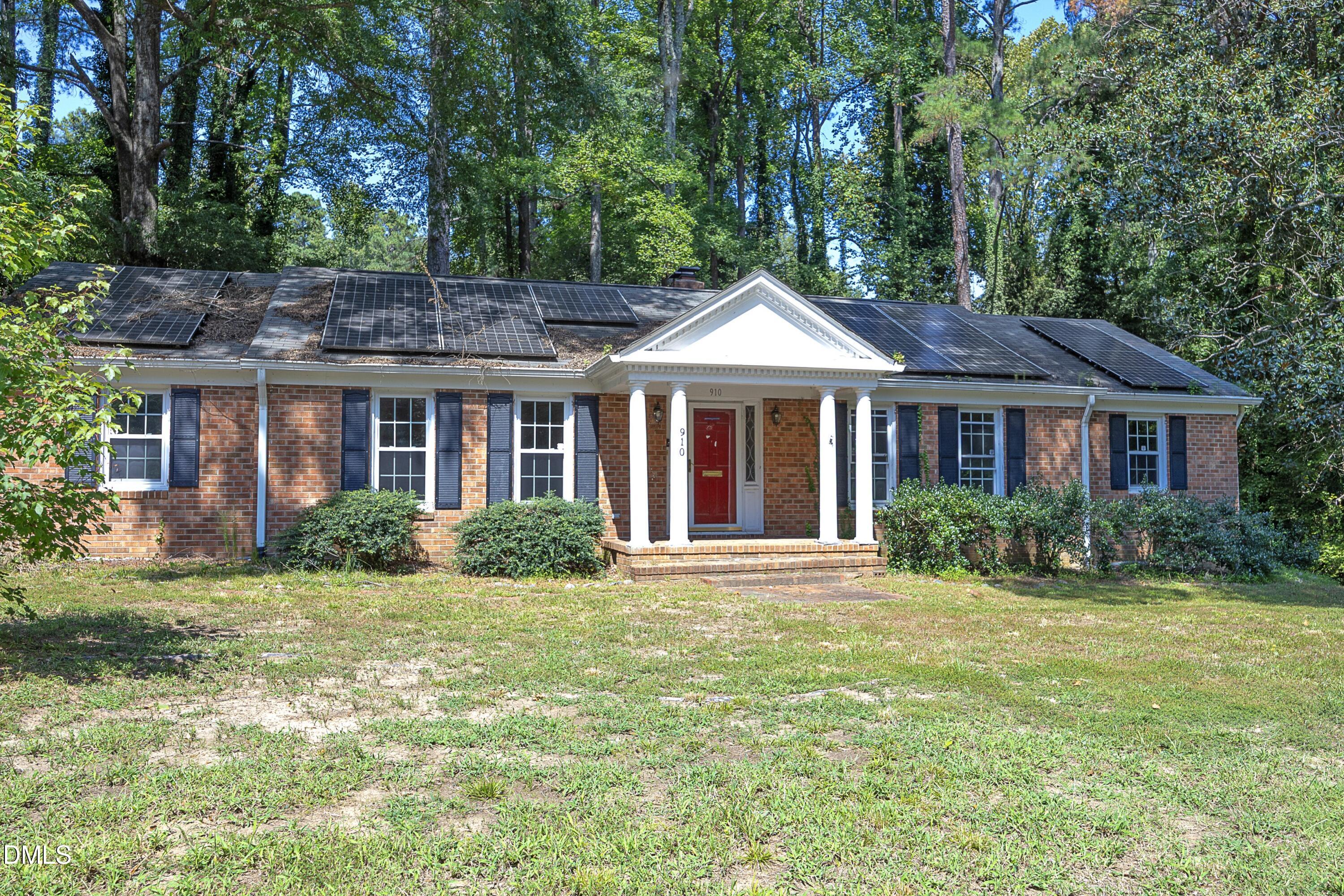 910 Parham Street Property Photo 1