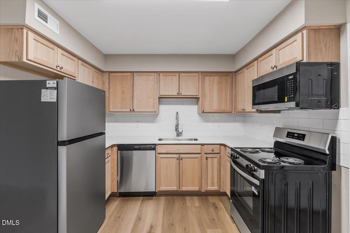 1309 Hudson Avenue F12 Property Photo 9