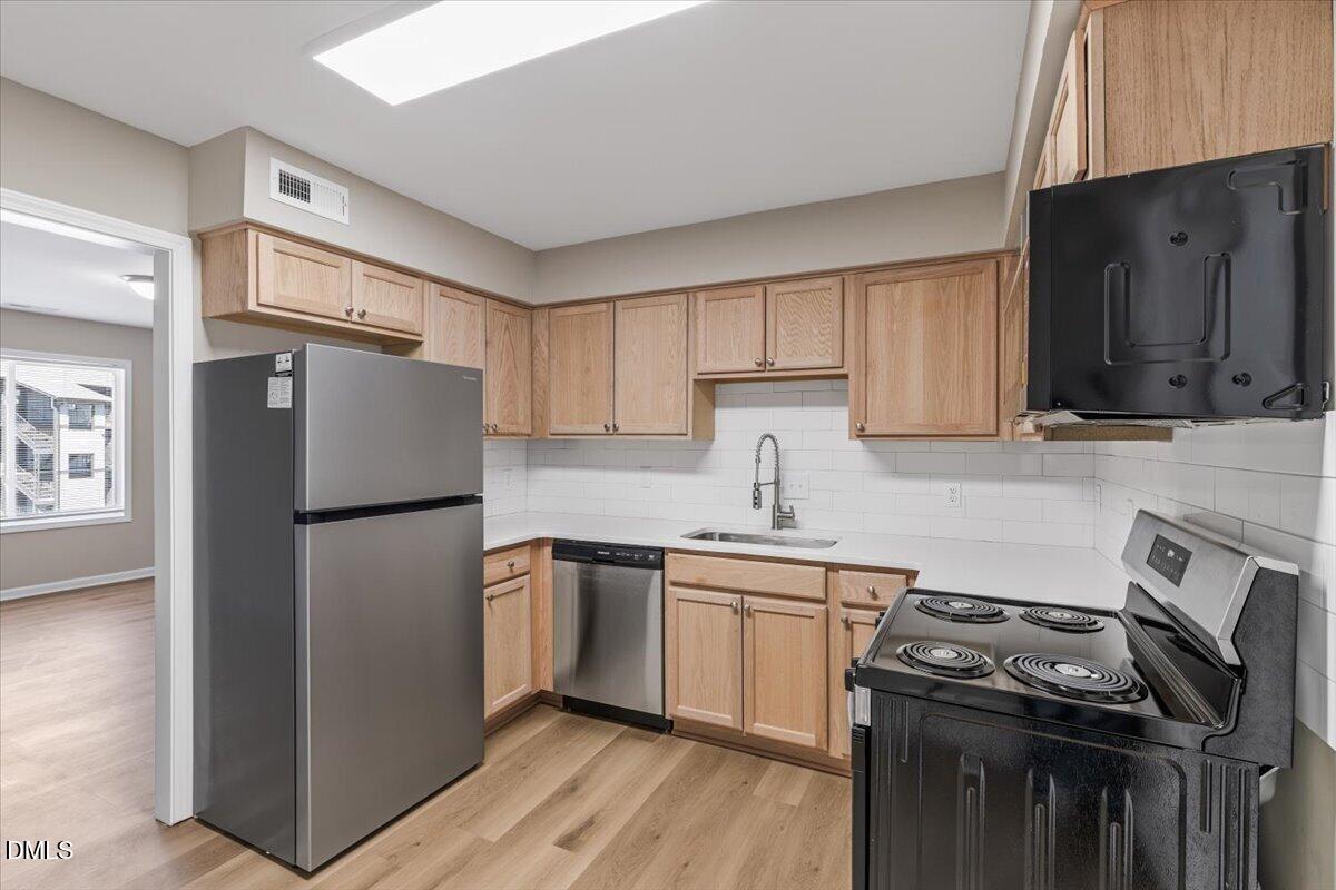 1309 Hudson Avenue F12 Property Photo 10
