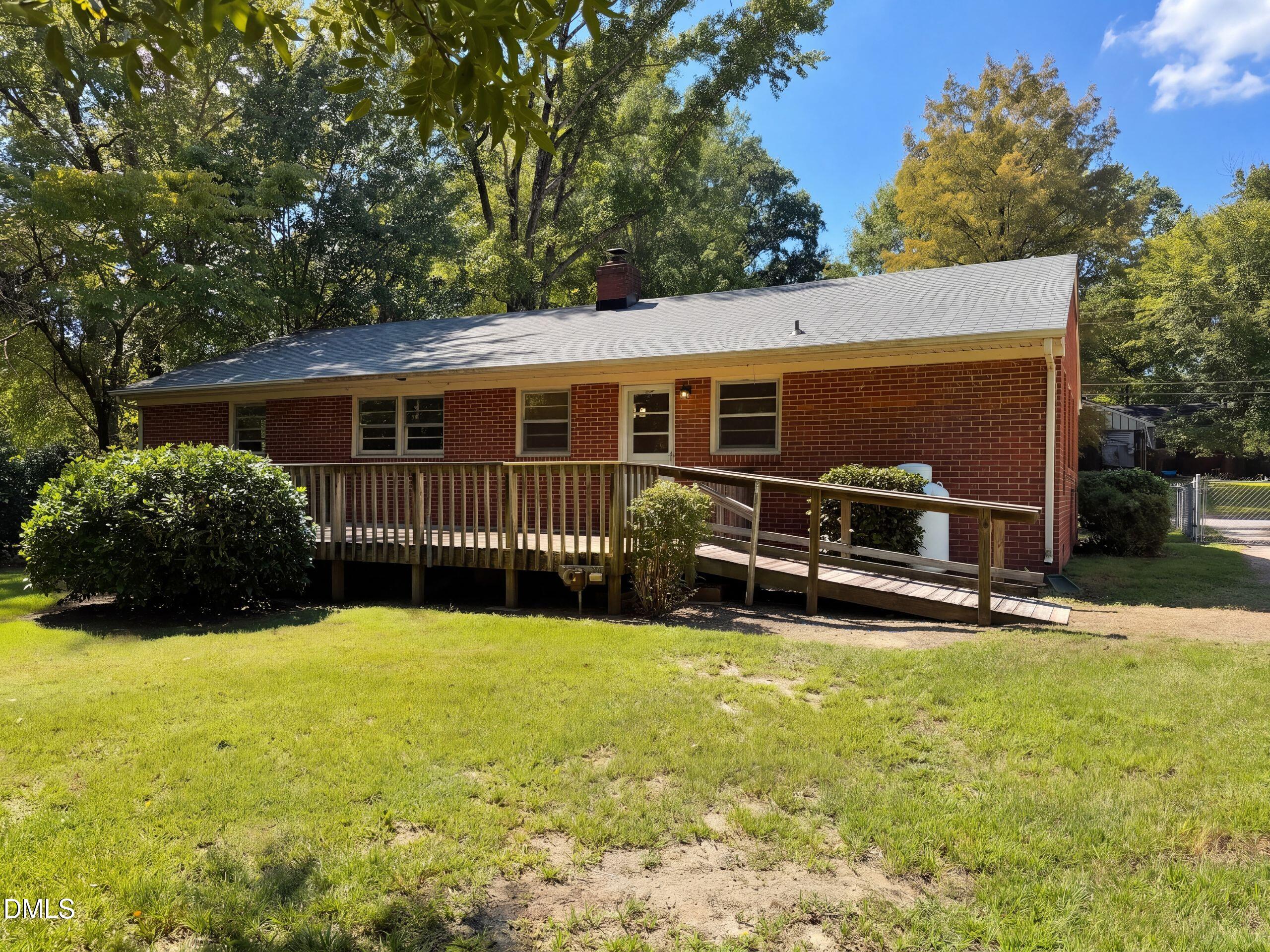 3811 Woodside Road Property Photo 5