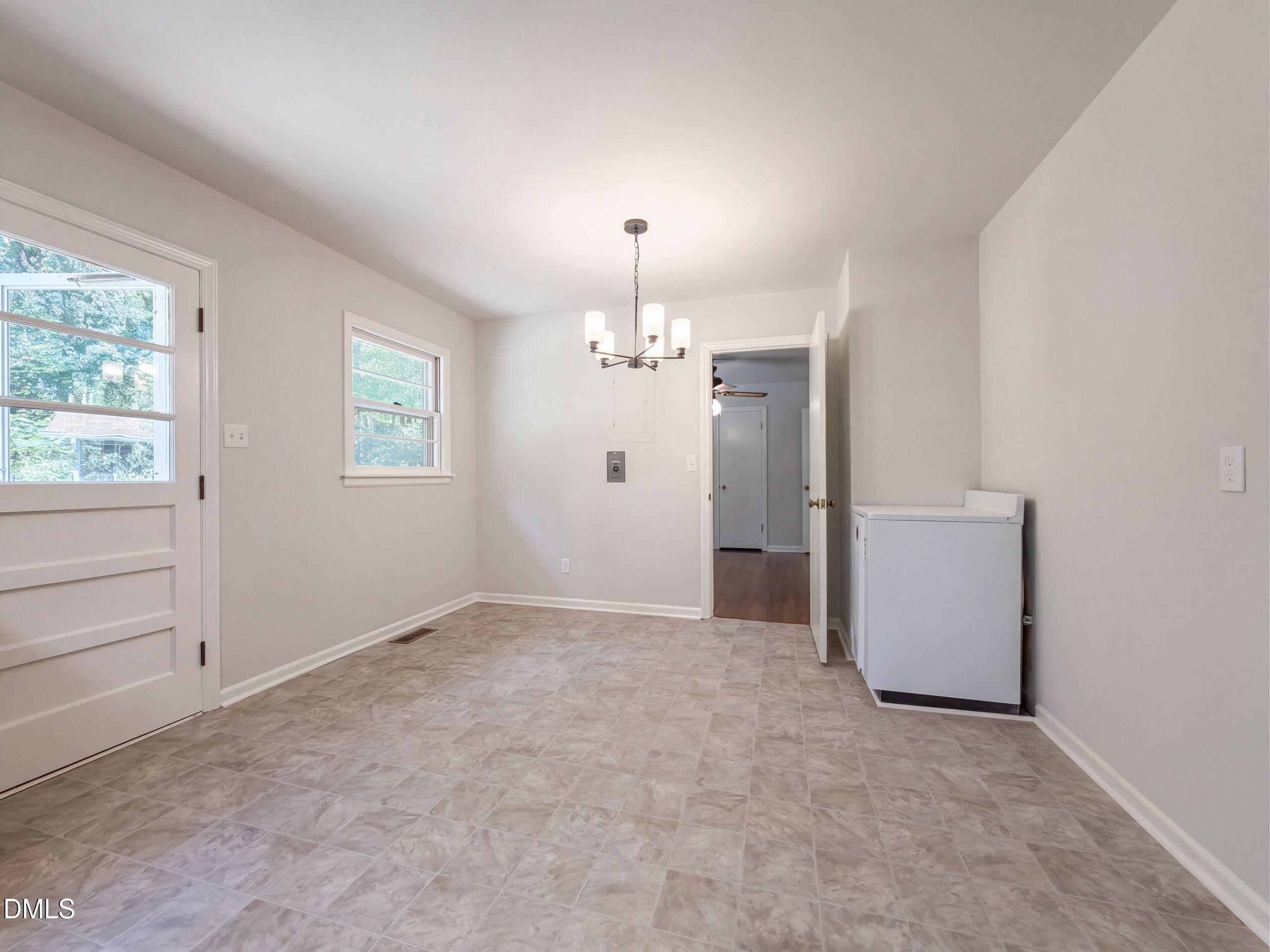 3811 Woodside Road Property Photo 6