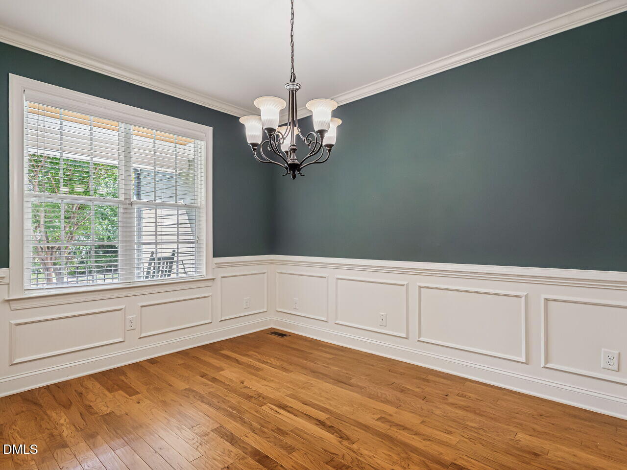 1149 Golden Star Way Property Photo 5
