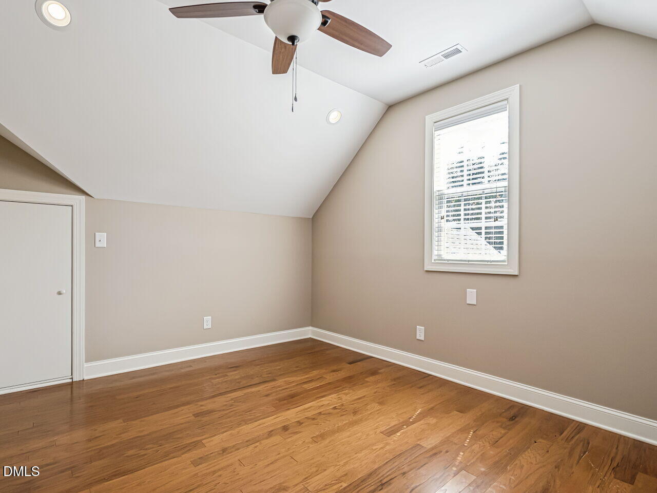 1149 Golden Star Way Property Photo 33