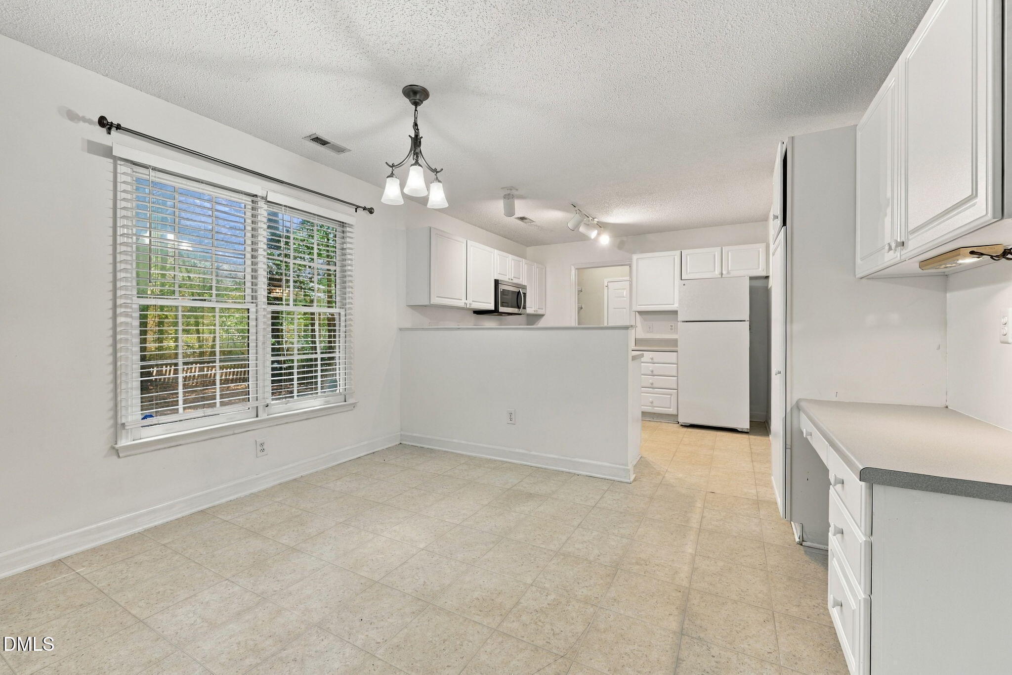 3118 Wilderness Road Property Photo 5