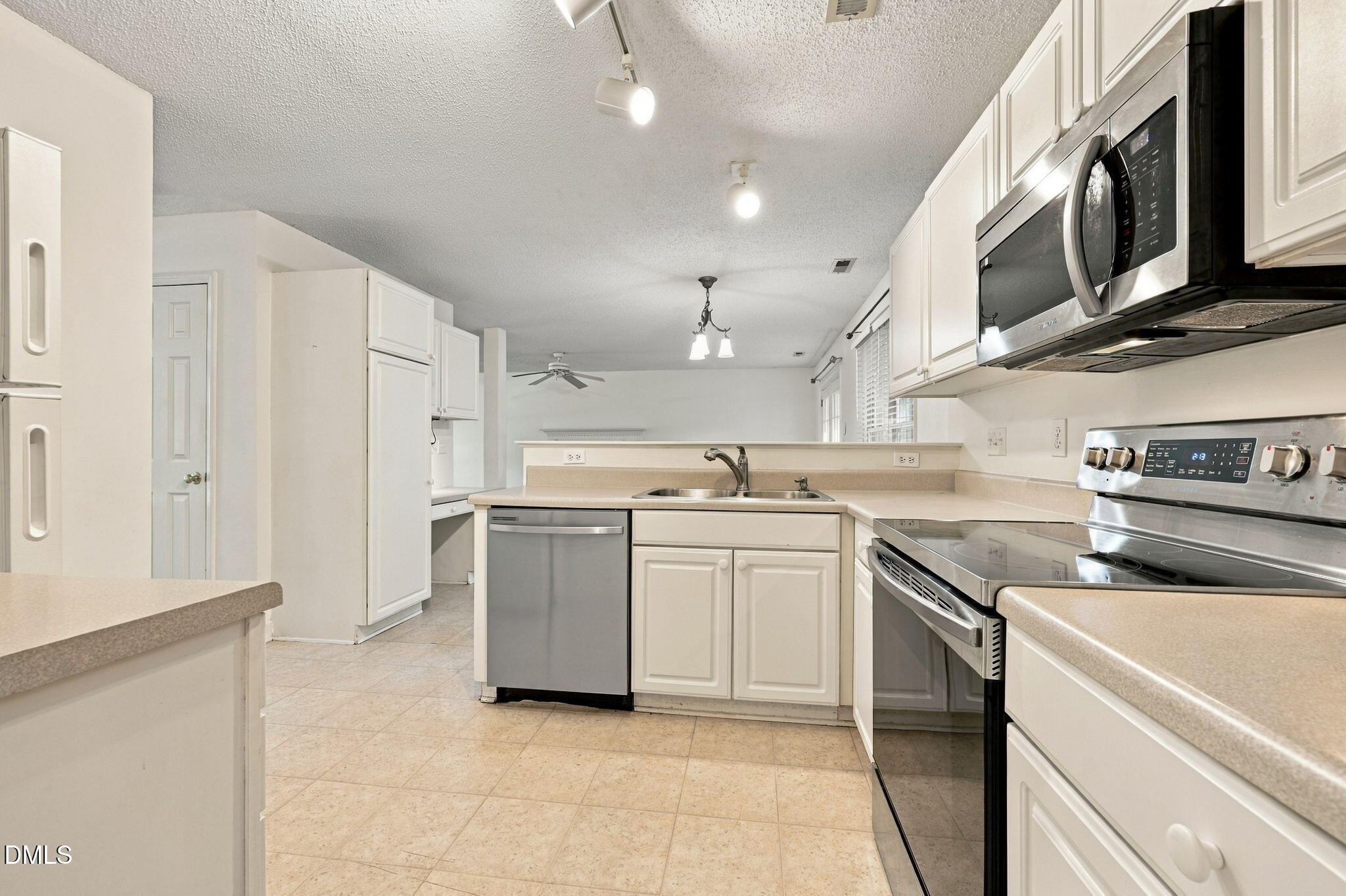 3118 Wilderness Road Property Photo 6