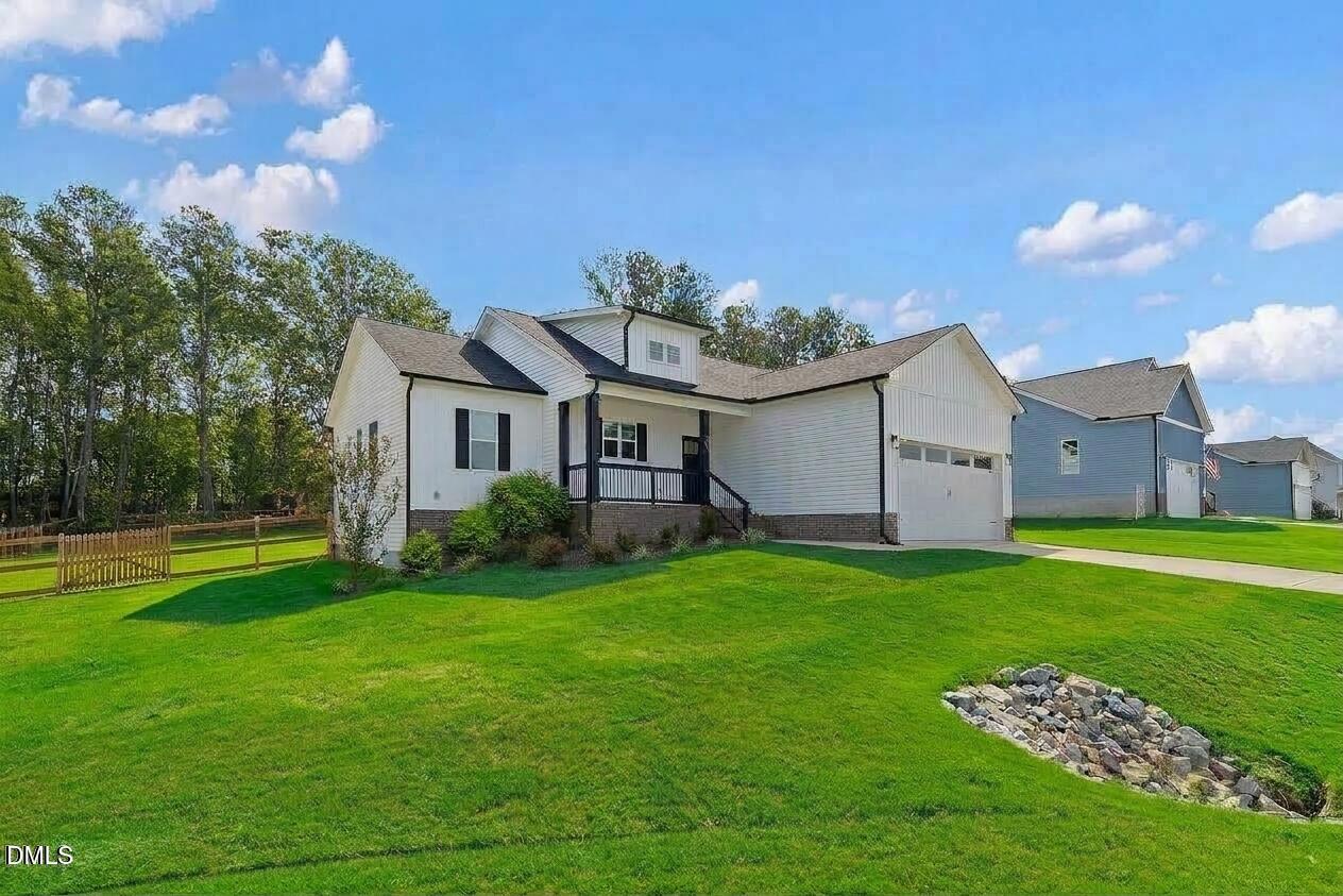 240 Sourgum Court Property Photo 2