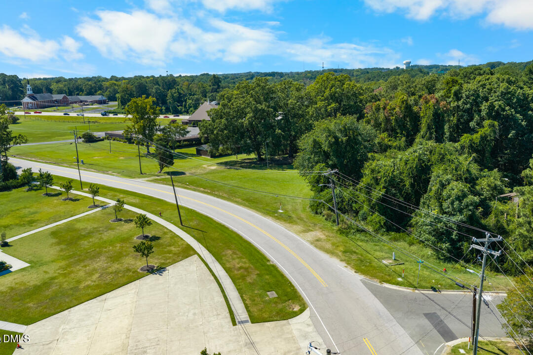 1028 Lynn Road Property Photo 8