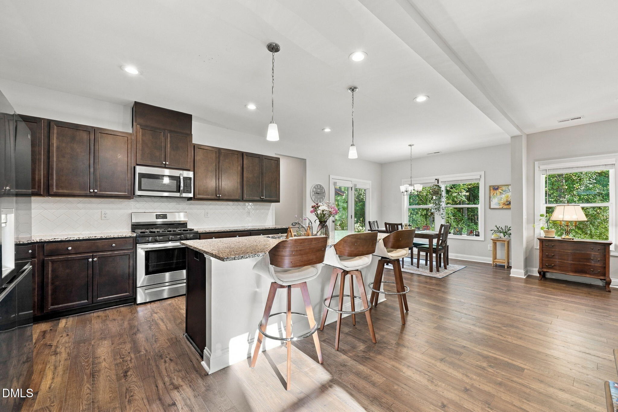 608 Priory Circle Property Photo 4