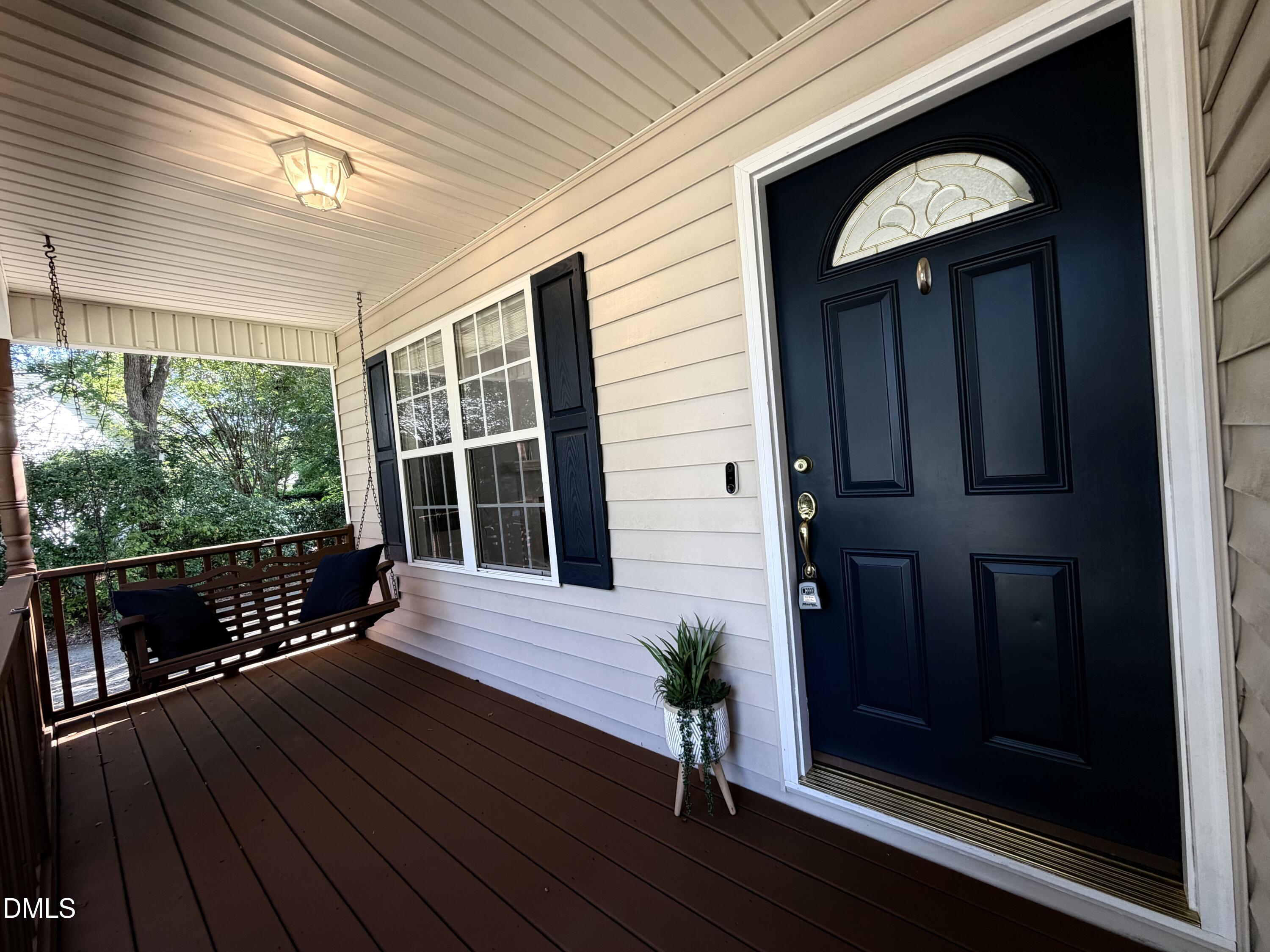 53 Grove Point Property Photo 5