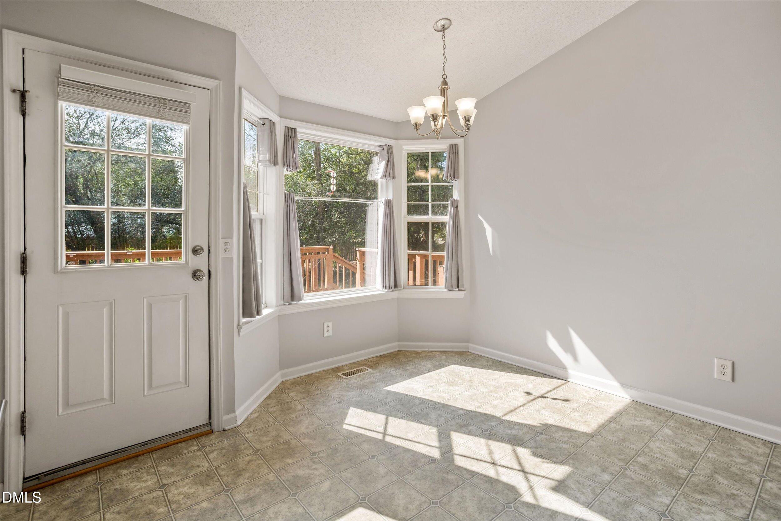 53 Grove Point Property Photo 10