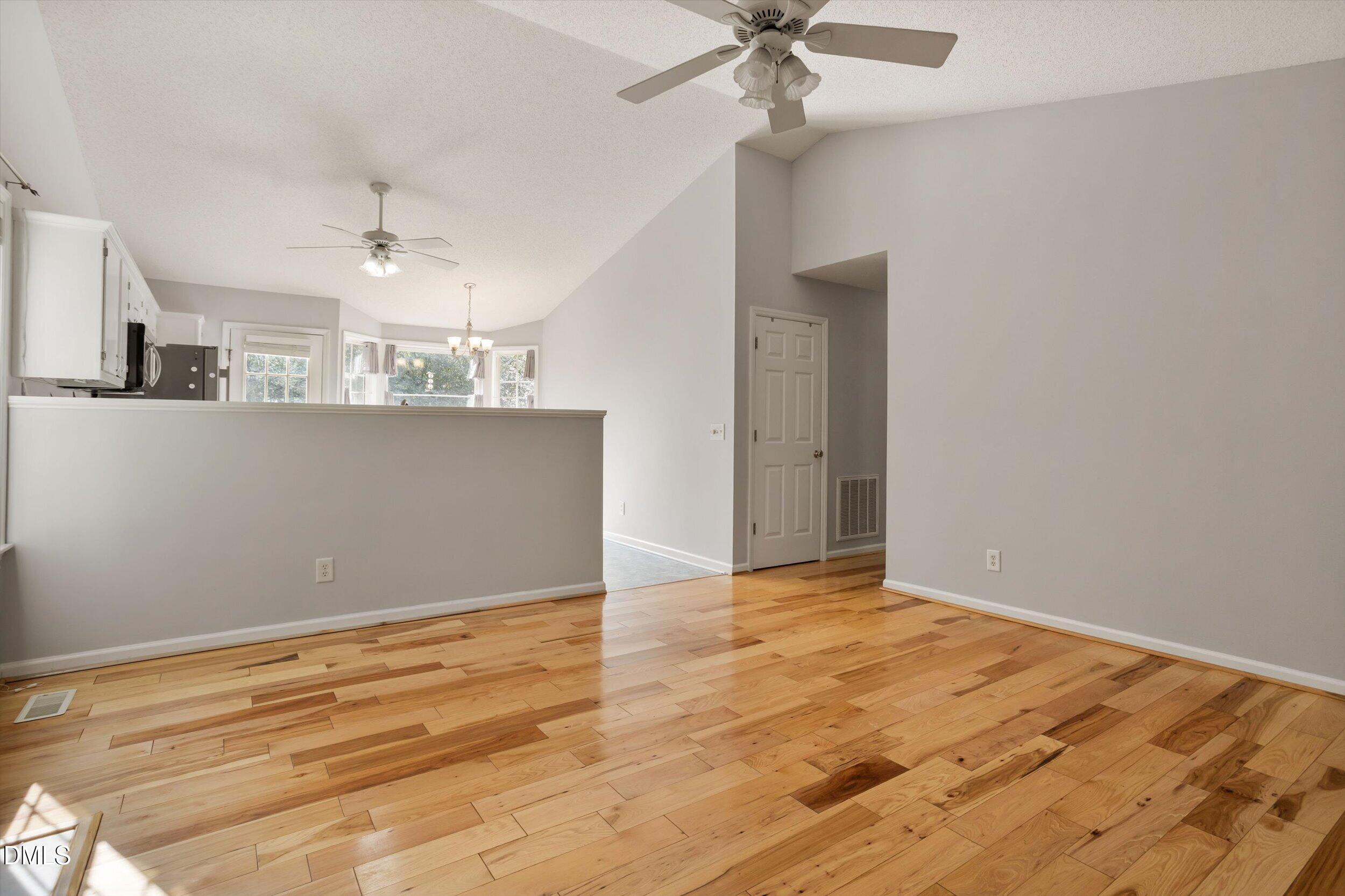 53 Grove Point Property Photo 16