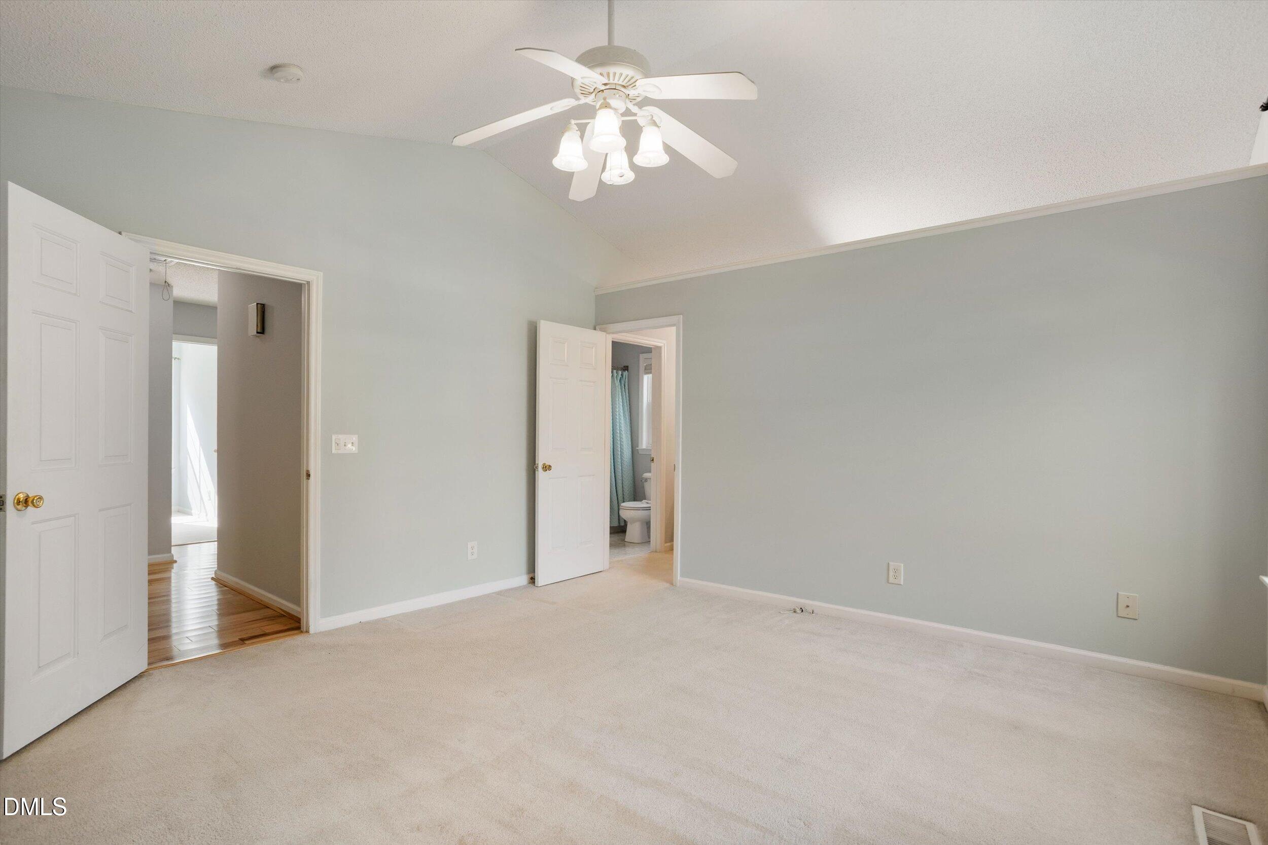 53 Grove Point Property Photo 17