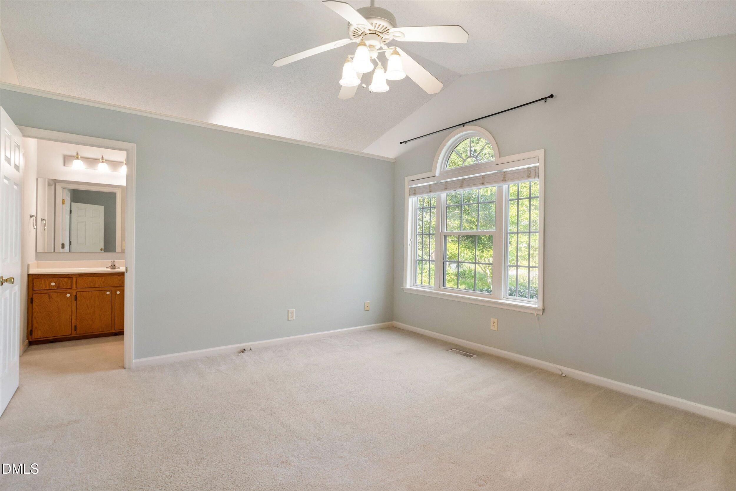 53 Grove Point Property Photo 19