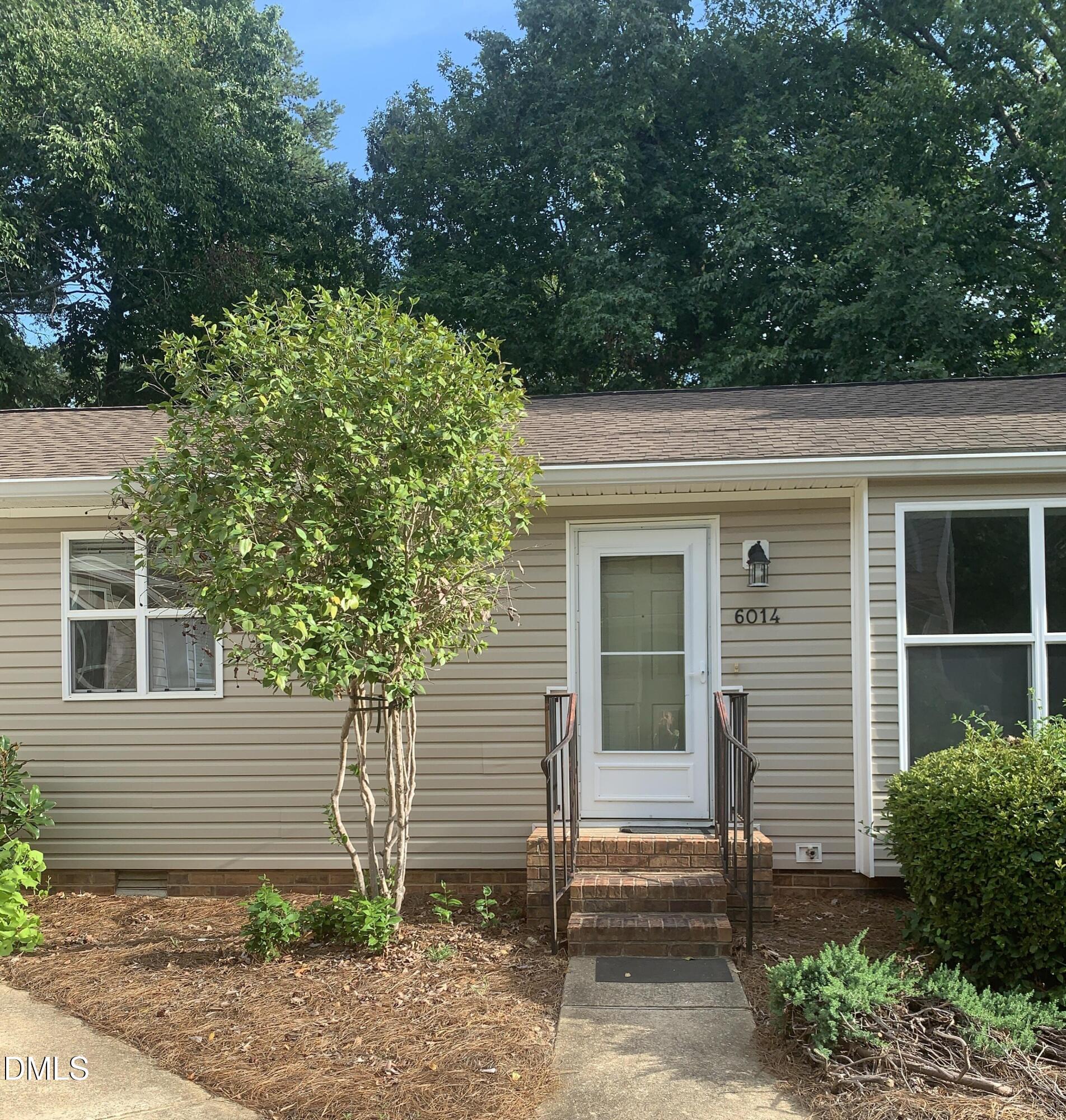6014 Farm Gate Road Property Photo 1