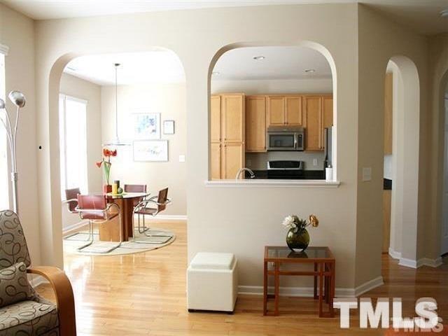 206 Royal Tower Way Property Photo 5