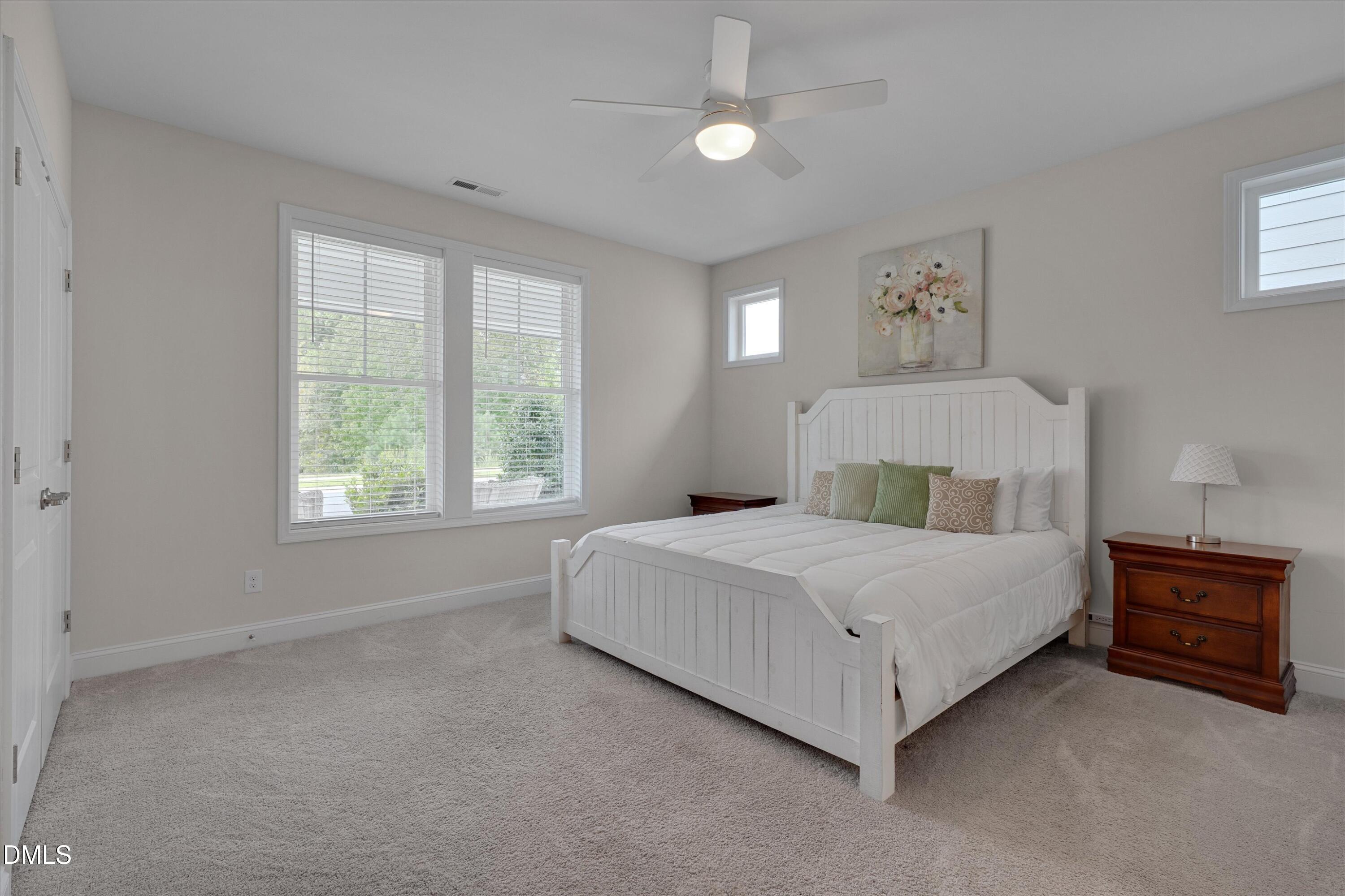 864 Flower Manor Drive Property Photo 2
