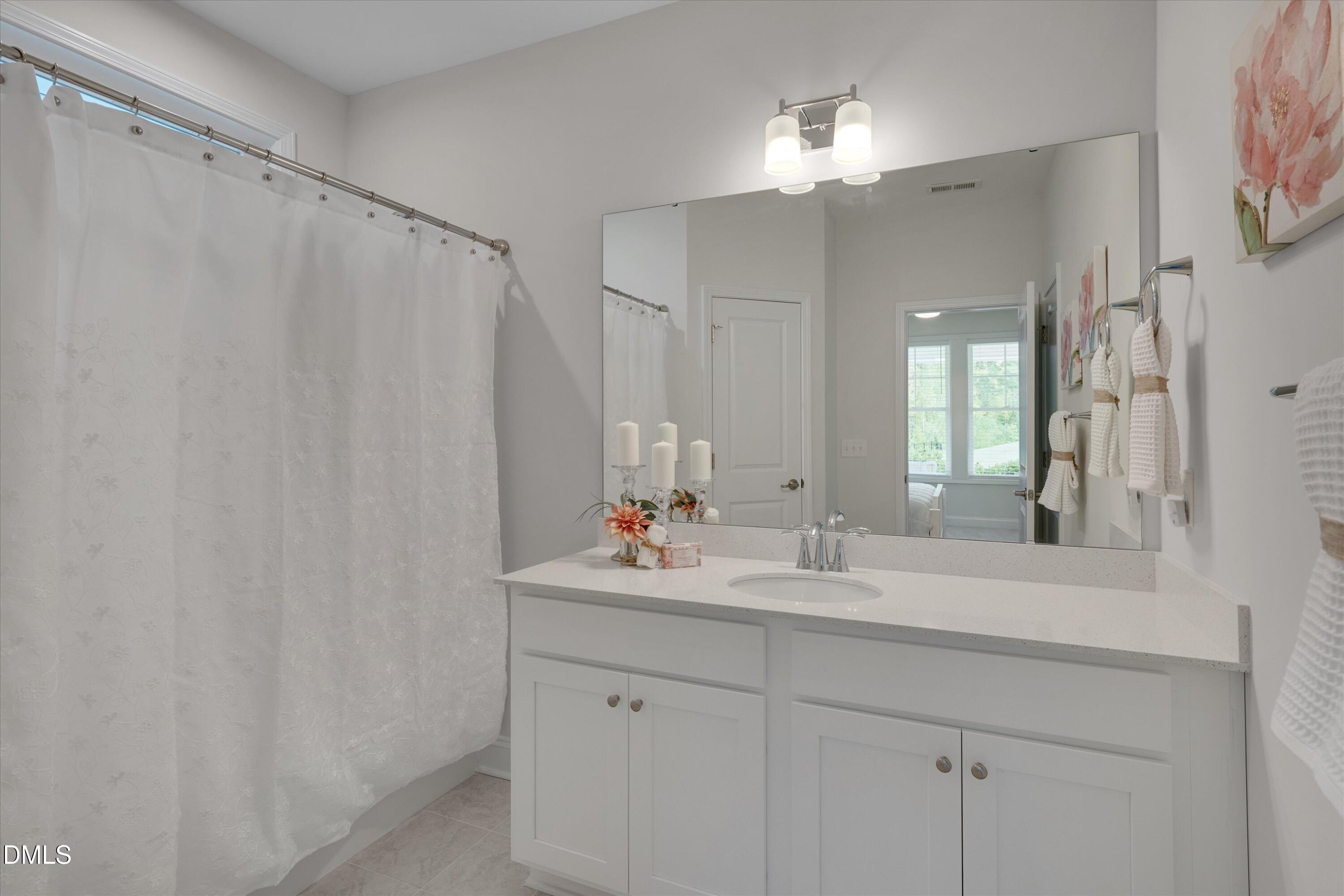 864 Flower Manor Drive Property Photo 3