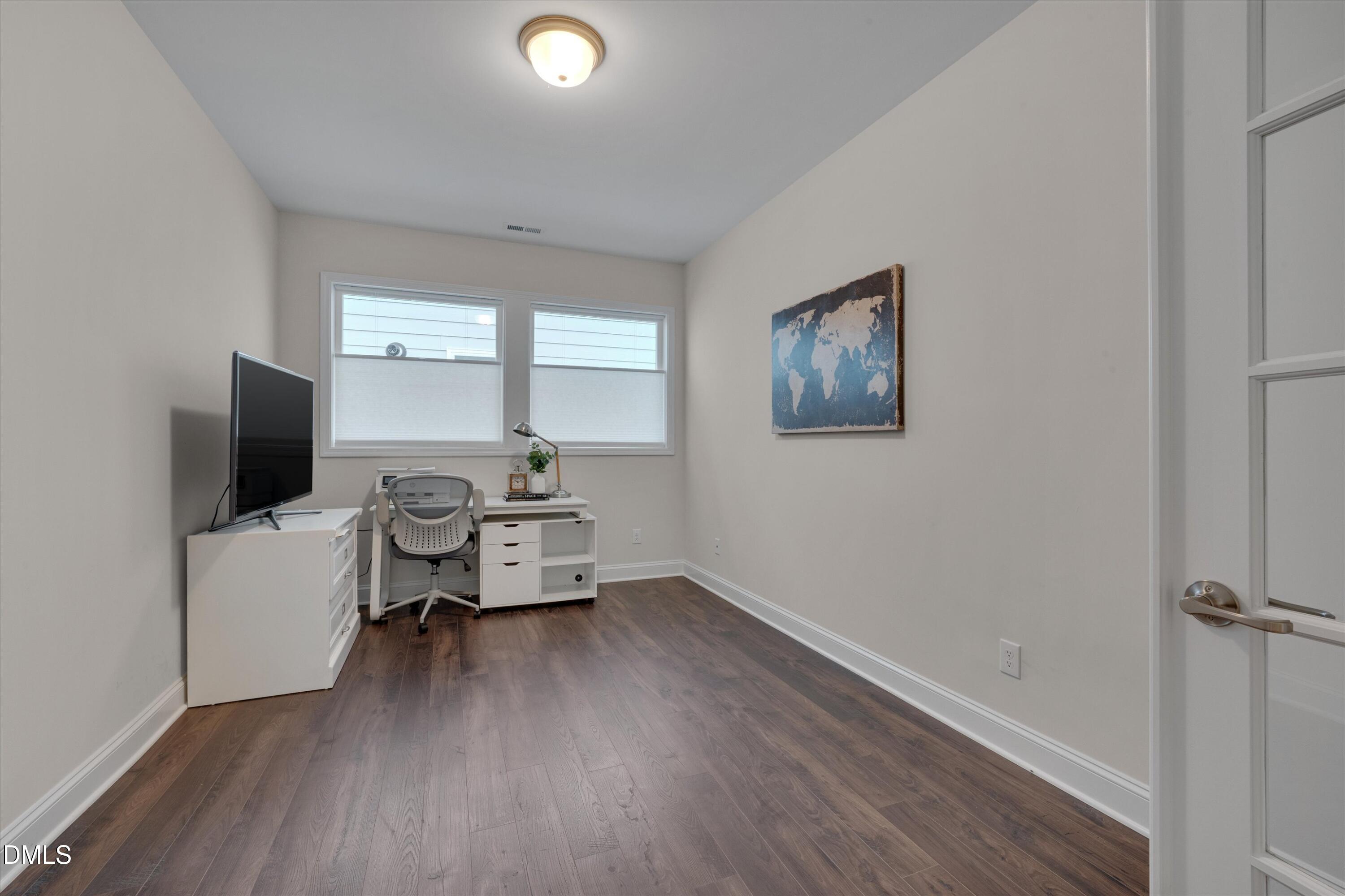 864 Flower Manor Drive Property Photo 4