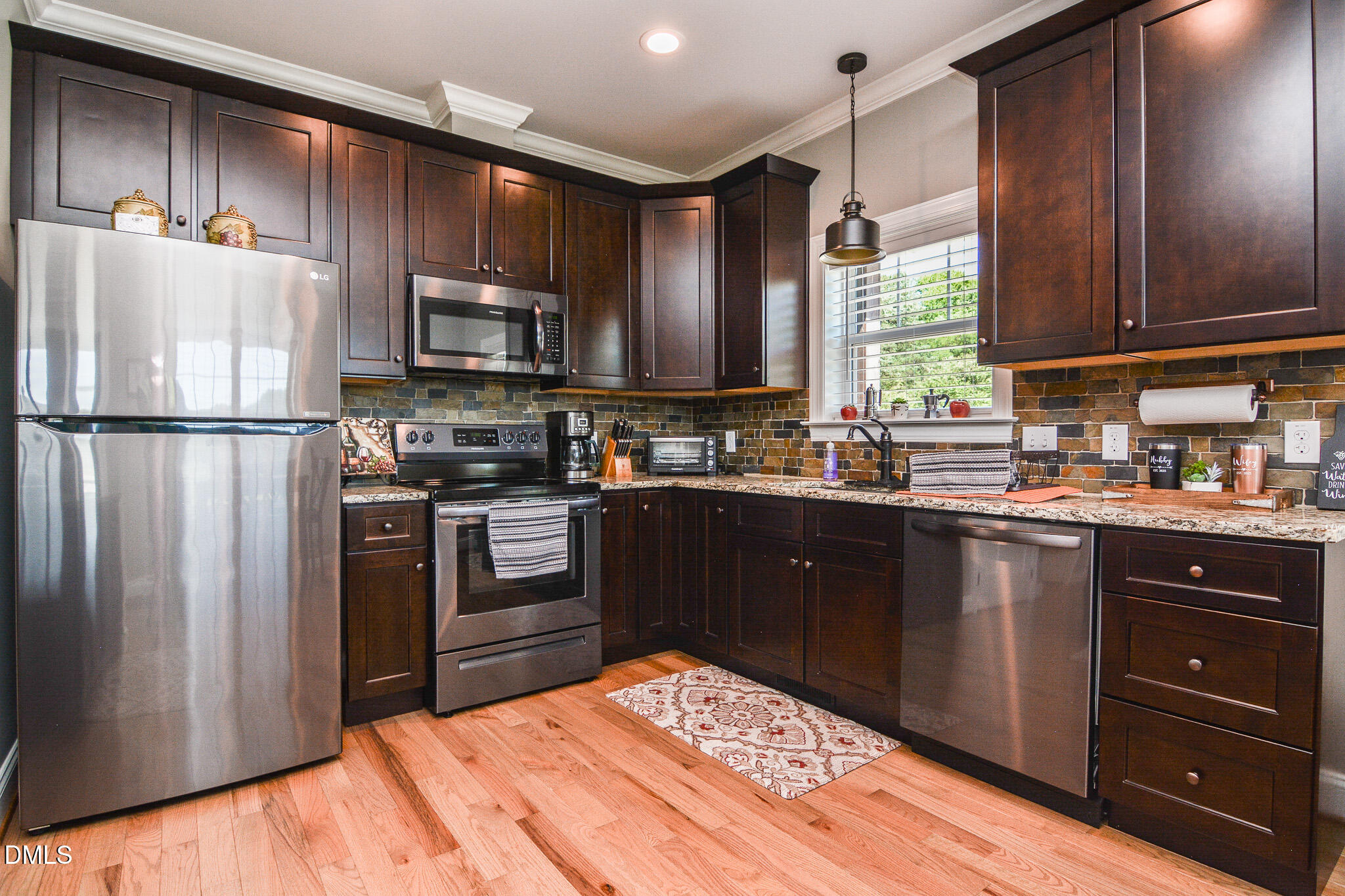 394 King Road Property Photo 18