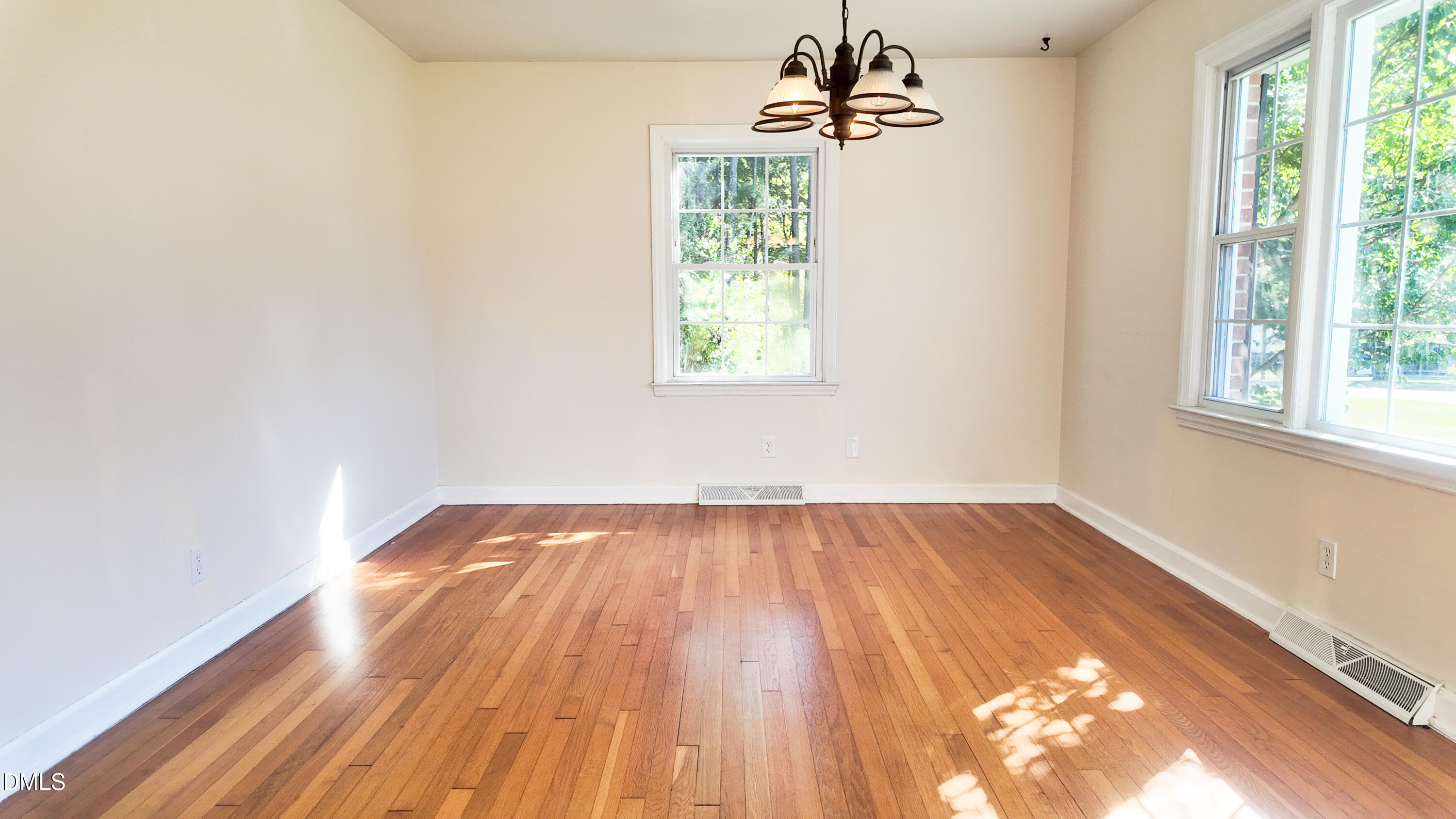 2603 Windy Hill Road Property Photo 8