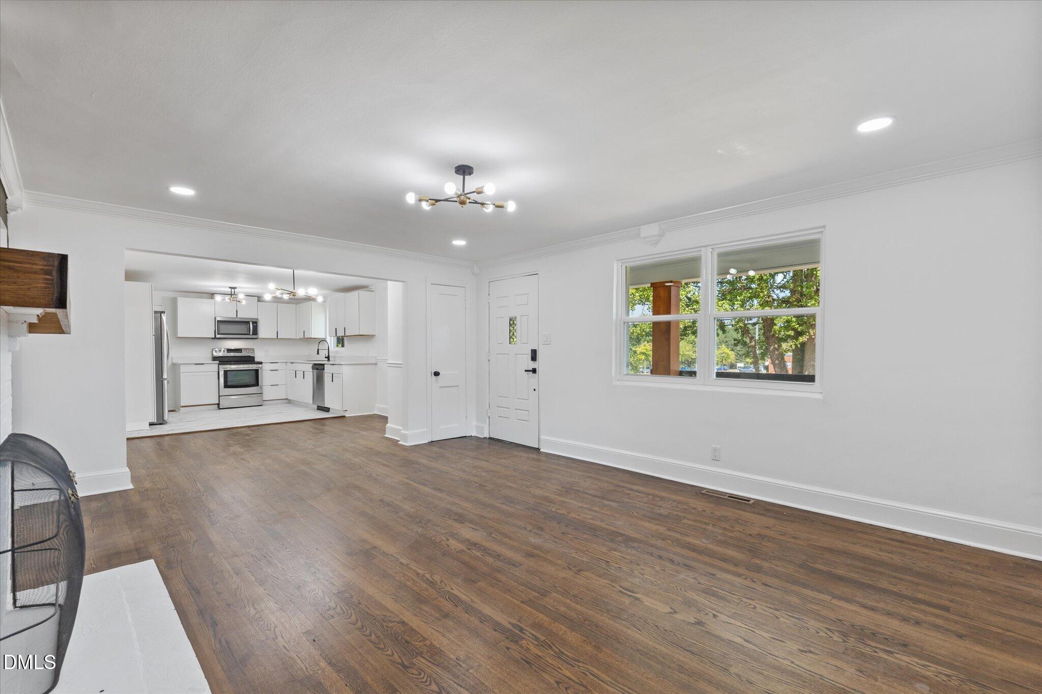 2328 Cheek Road Property Photo 7