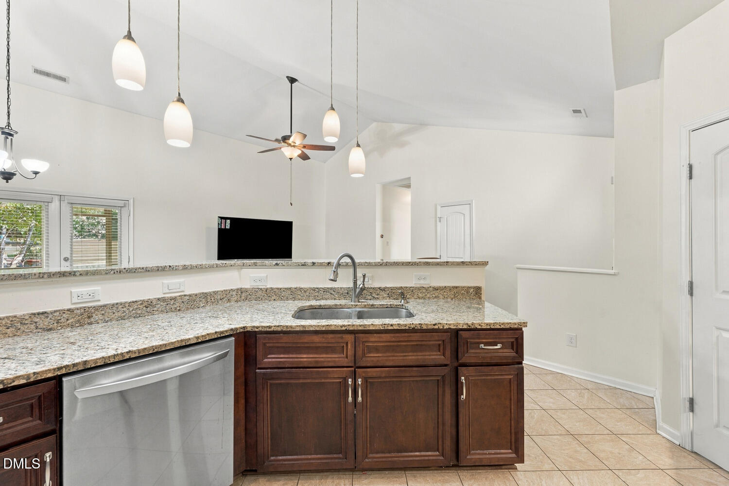 7221 Beau View Drive Property Photo 9