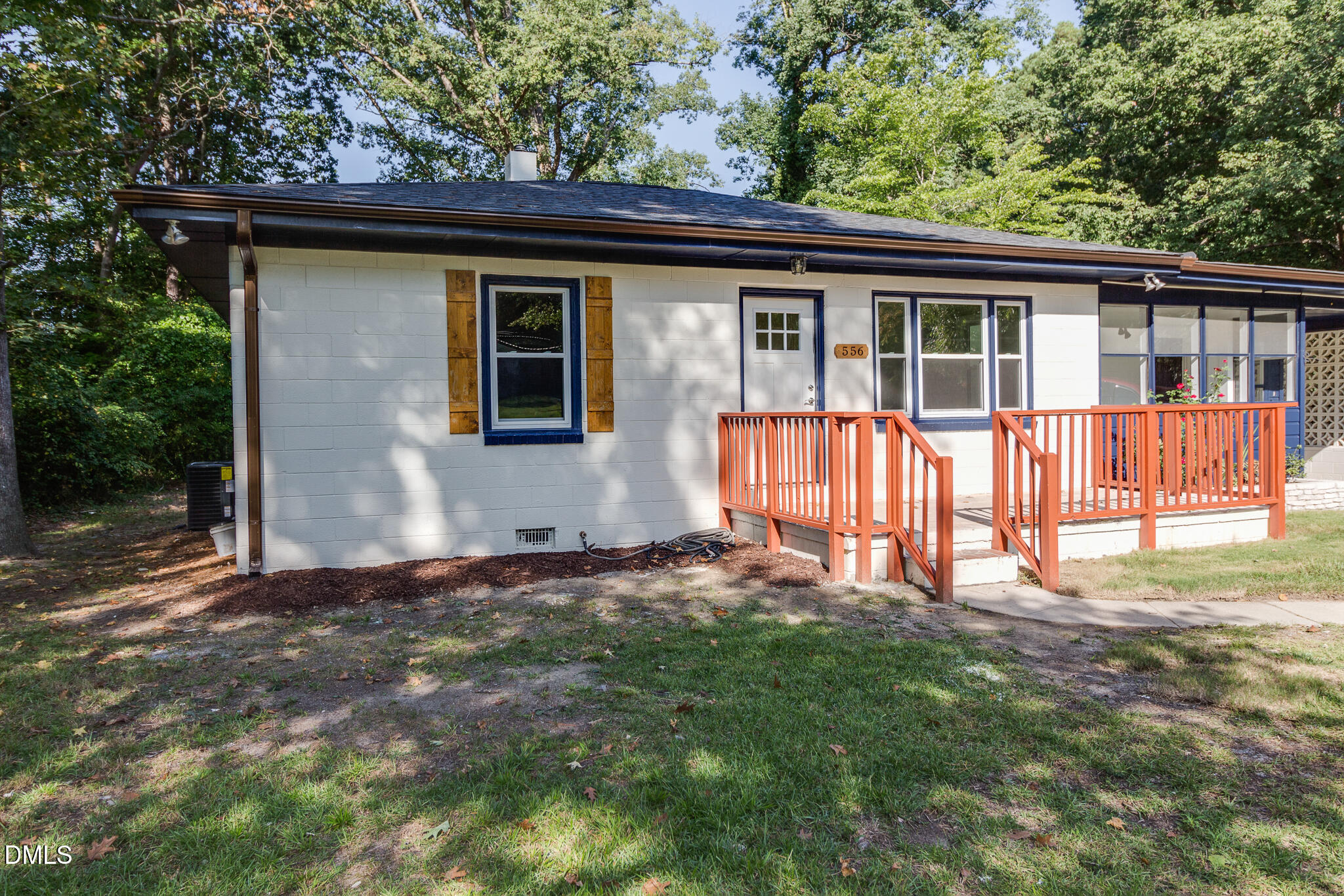 556 Rose Lane Property Photo 4