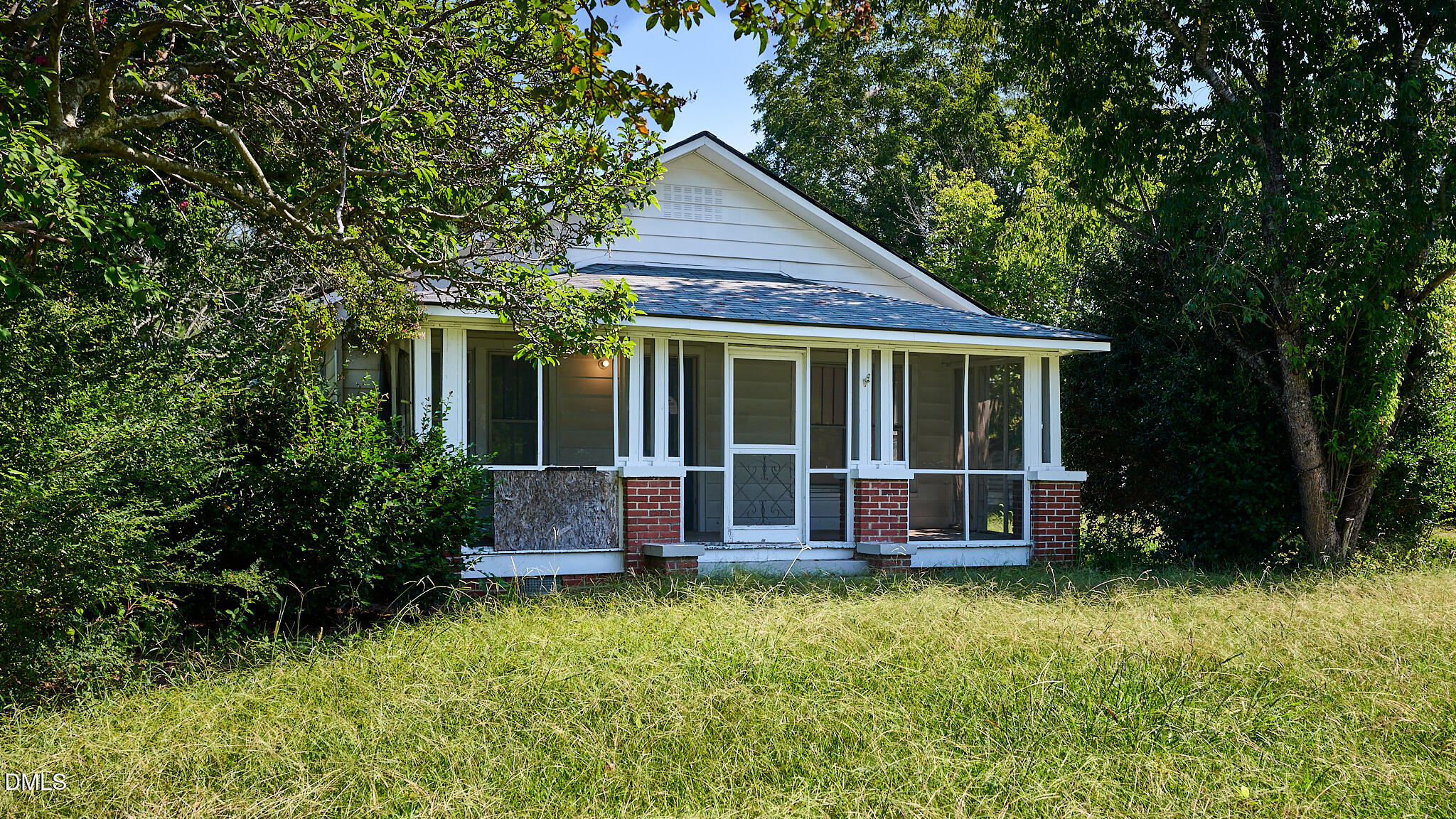 1077 Frazier Road Property Photo 1