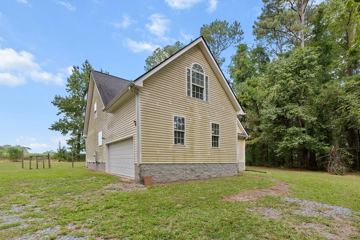 112 Day Lane Property Photo 3