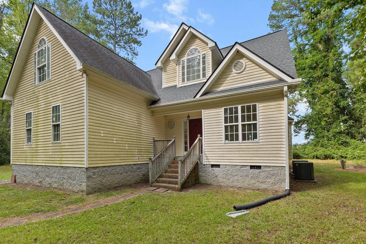 112 Day Lane Property Photo 4