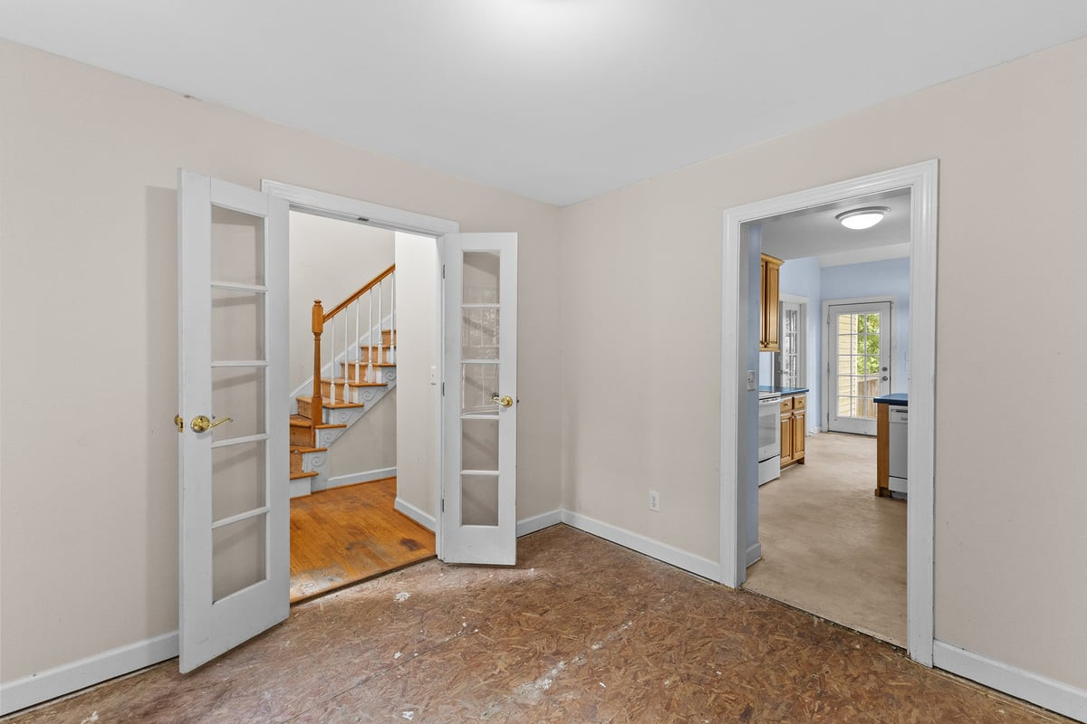 112 Day Lane Property Photo 9