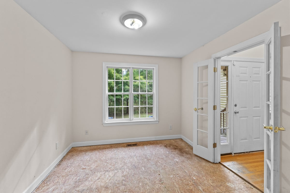 112 Day Lane Property Photo 10