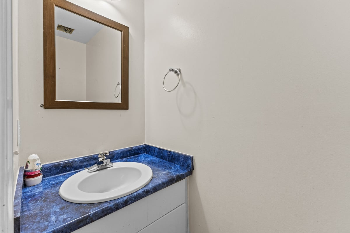 112 Day Lane Property Photo 11