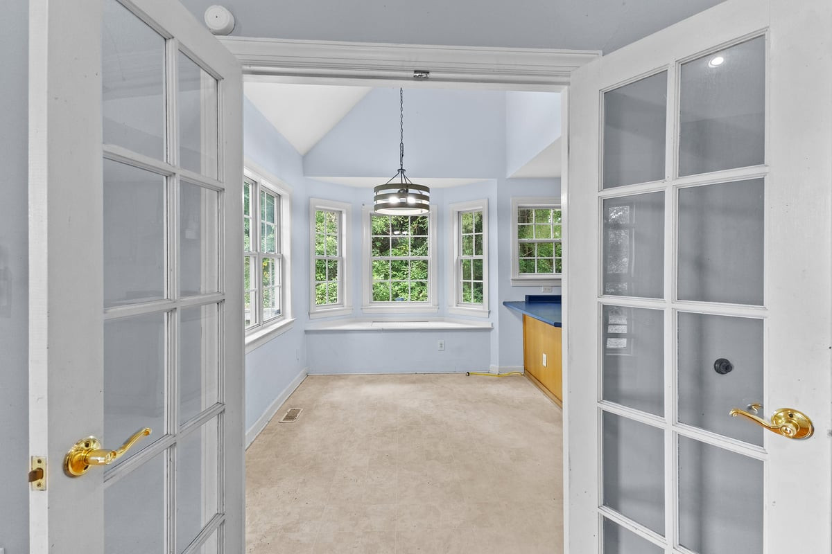 112 Day Lane Property Photo 18